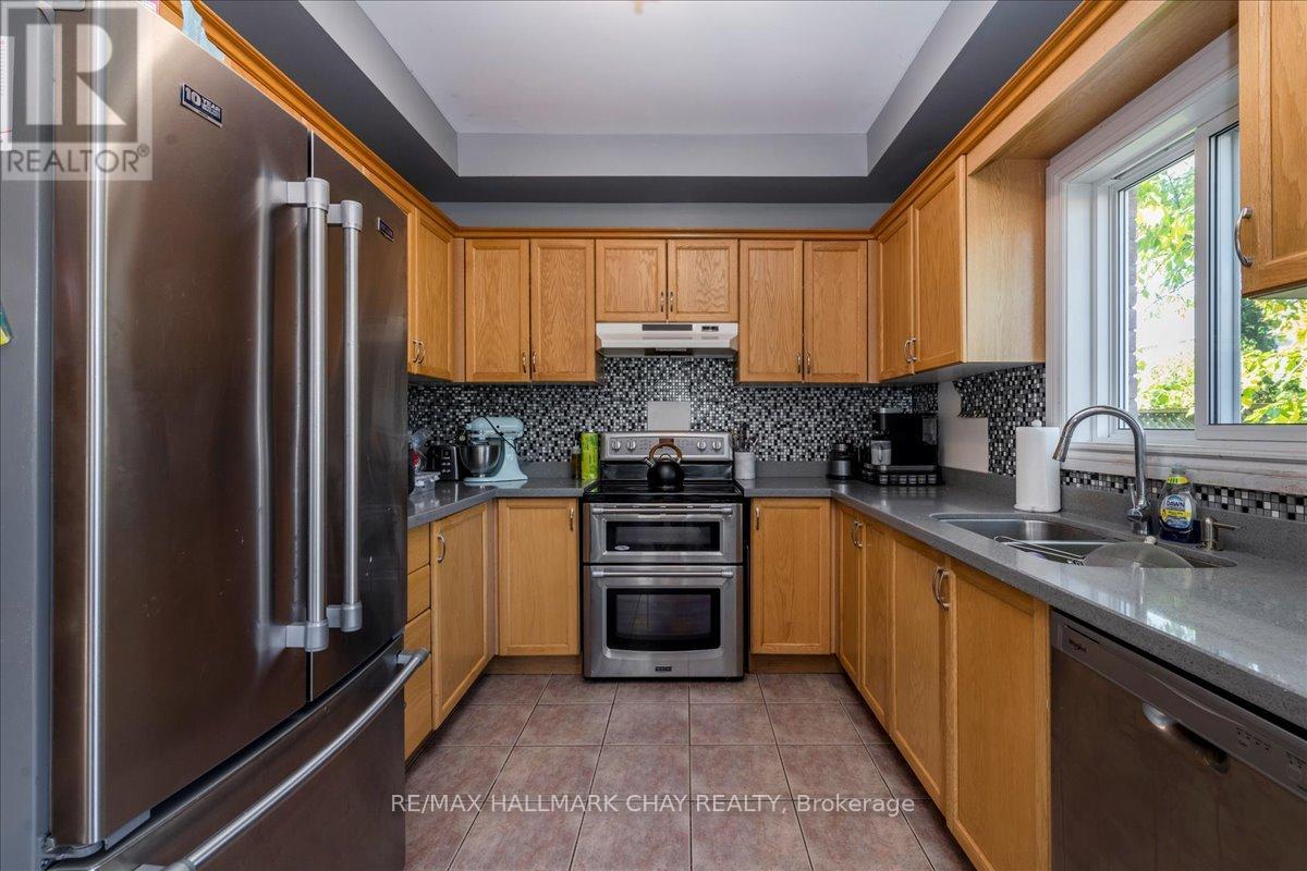 1967 Wilson Street, Innisfil, Ontario  L9S 2A1 - Photo 5 - N12487968