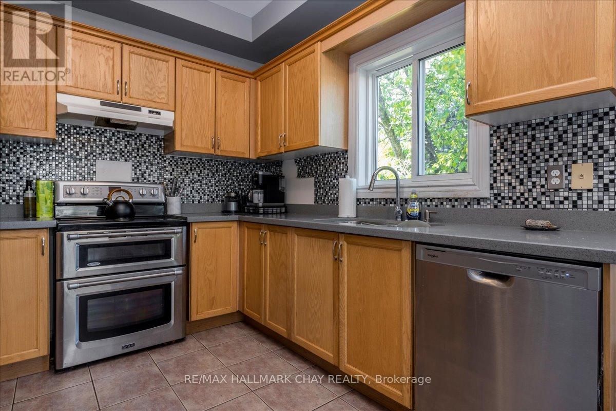 1967 Wilson Street, Innisfil, Ontario  L9S 2A1 - Photo 6 - N12487968