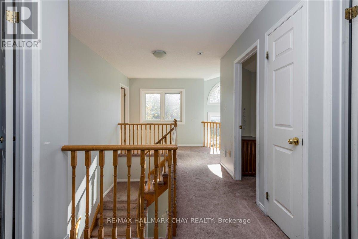 1967 Wilson Street, Innisfil, Ontario  L9S 2A1 - Photo 8 - N12487968