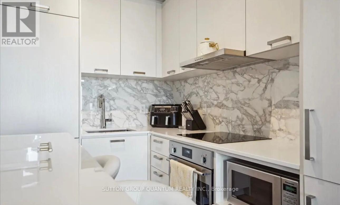 916 - 38 Honeycrisp Crescent, Vaughan, Ontario  L4K 0M8 - Photo 10 - N12488072