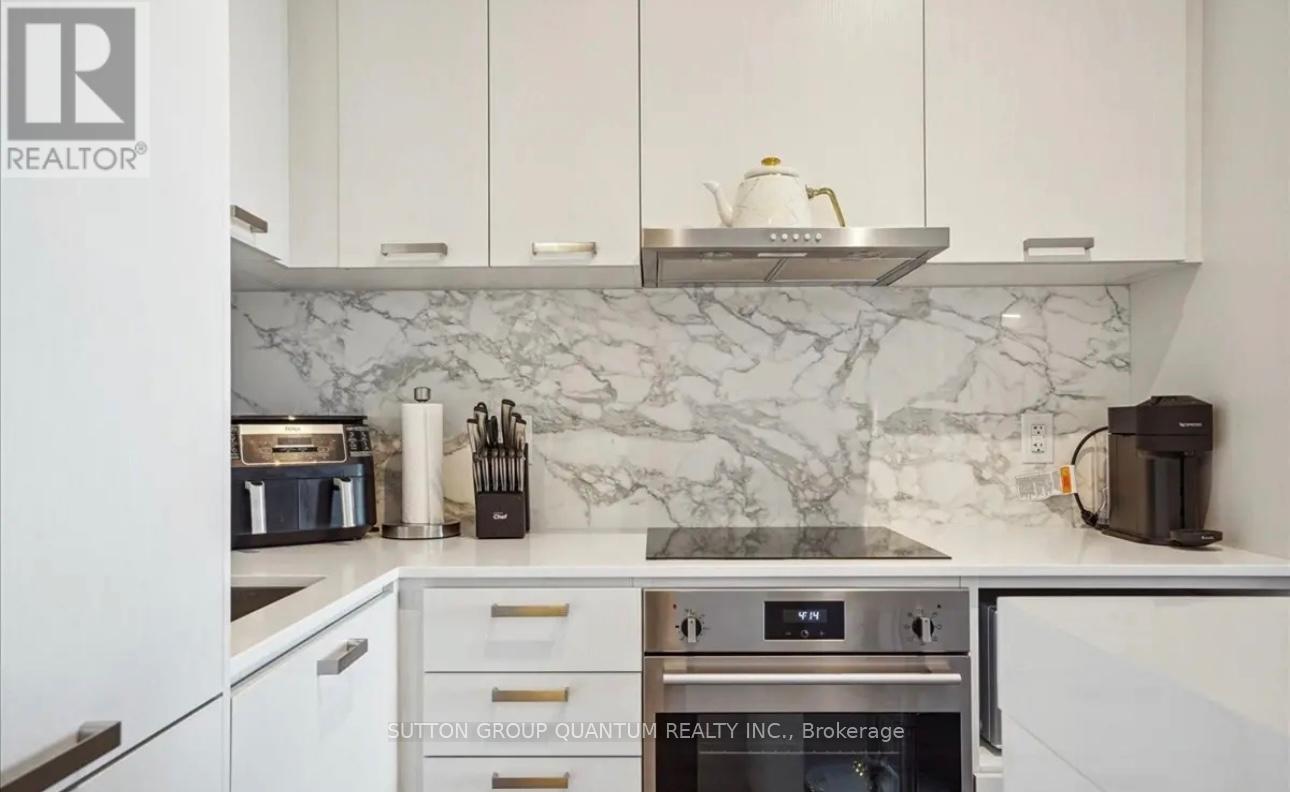 916 - 38 Honeycrisp Crescent, Vaughan, Ontario  L4K 0M8 - Photo 9 - N12488072