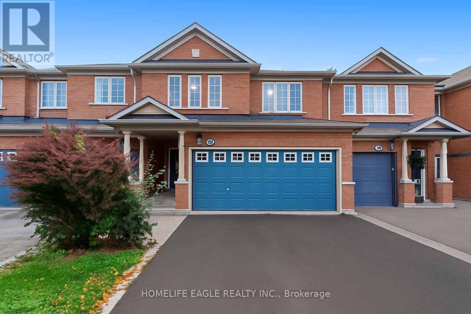 42 Millcliff Circle, Aurora, Ontario  L4G 7N7 - Photo 2 - N12488092