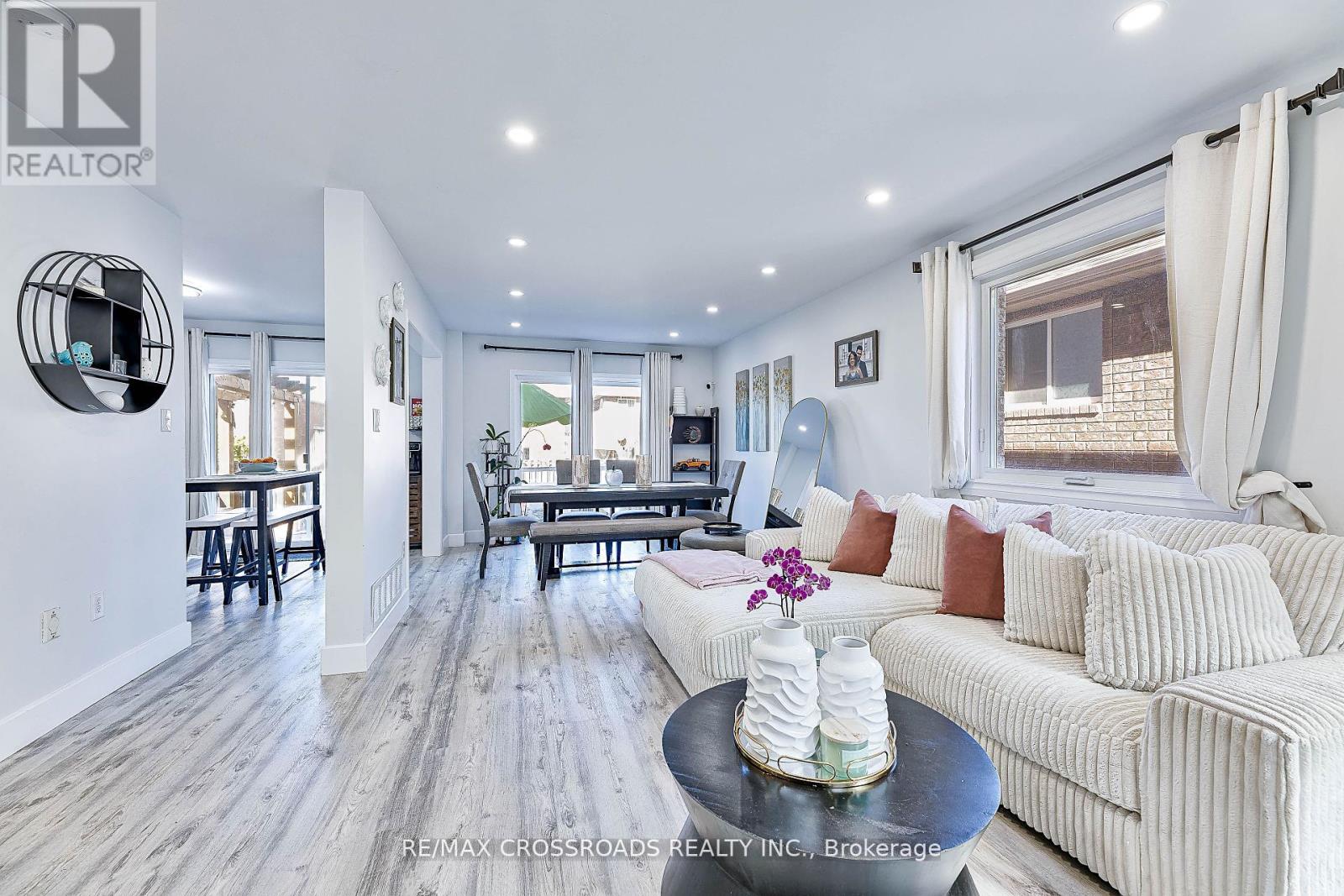 1220 Laurand Street, Innisfil, Ontario  L9S 0E6 - Photo 10 - N12488114