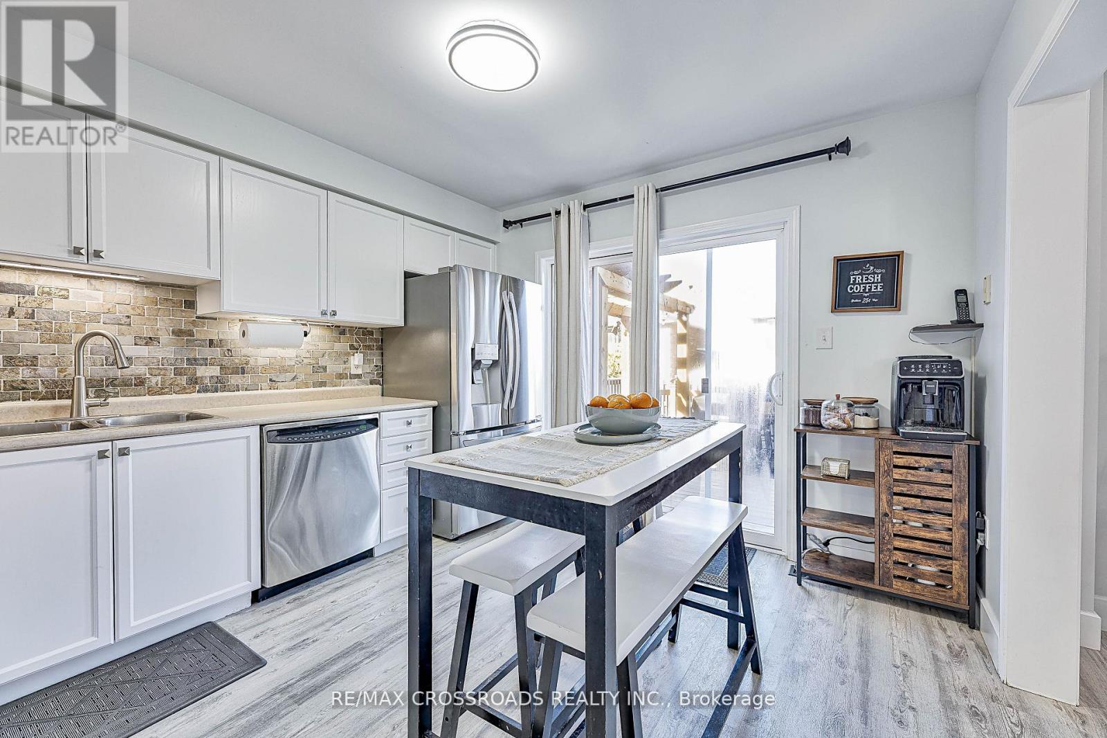 1220 Laurand Street, Innisfil, Ontario  L9S 0E6 - Photo 17 - N12488114