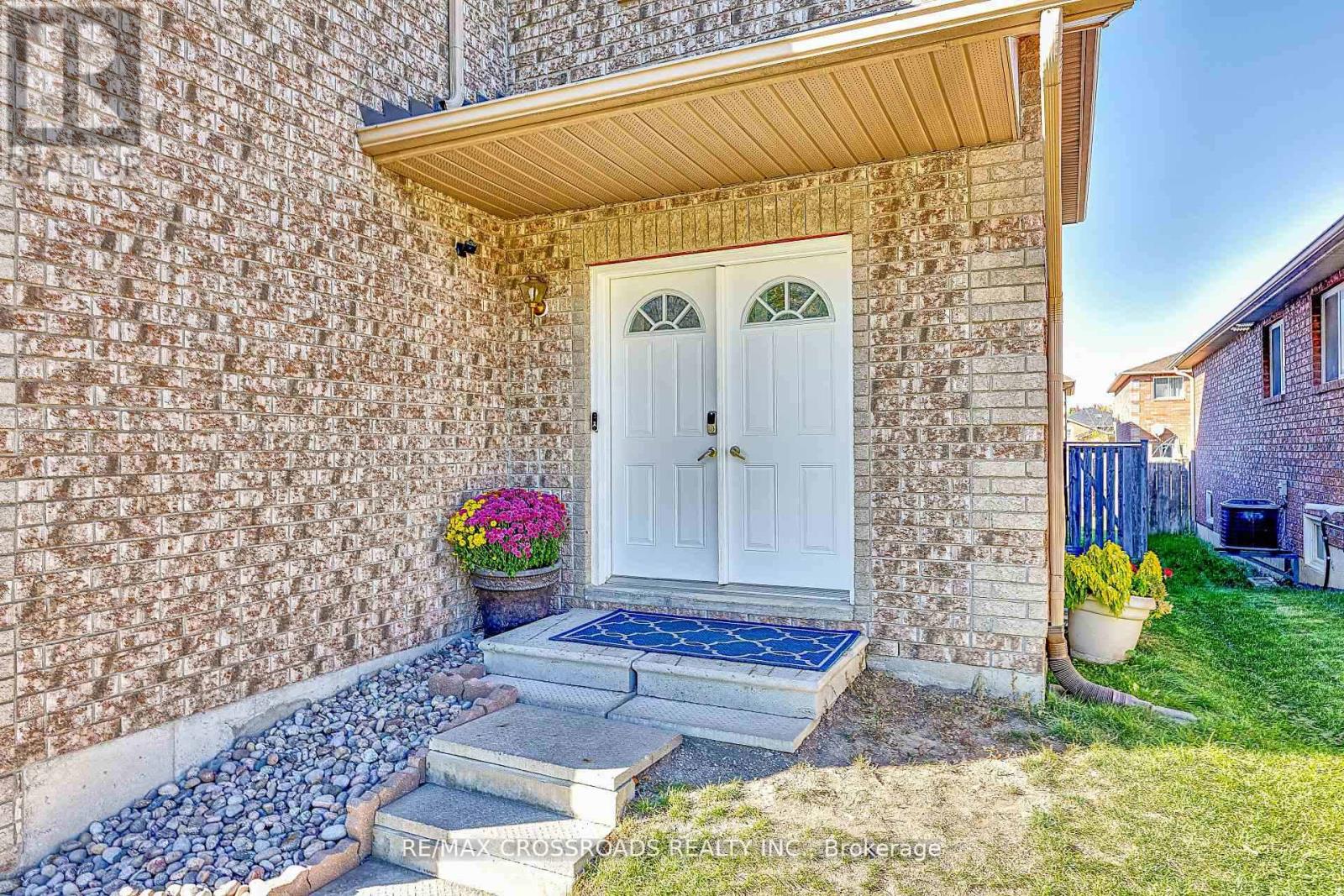 1220 Laurand Street, Innisfil, Ontario  L9S 0E6 - Photo 5 - N12488114