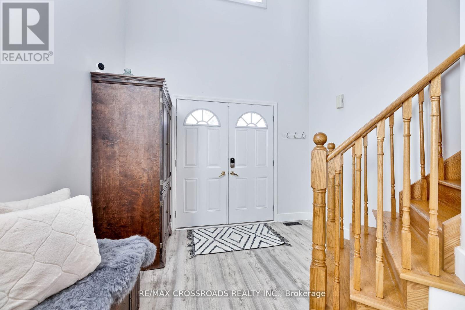 1220 Laurand Street, Innisfil, Ontario  L9S 0E6 - Photo 6 - N12488114