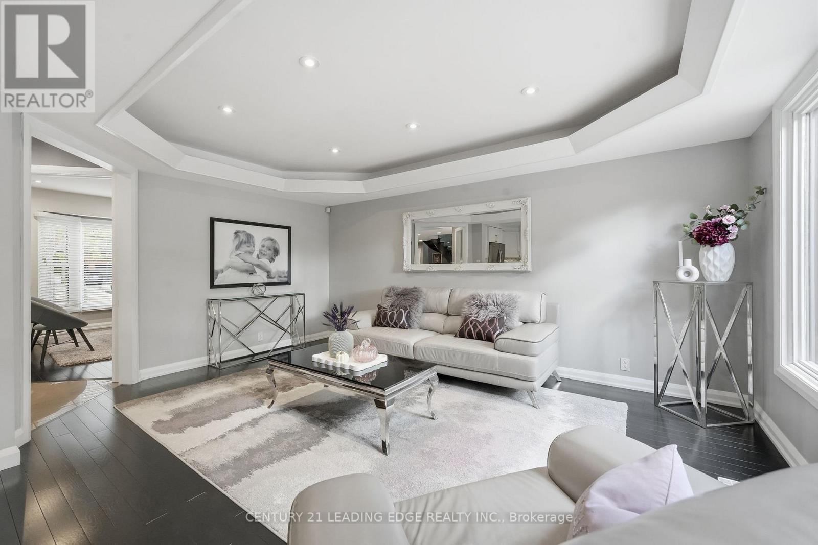 17 Celebrity Place, Markham, Ontario  L3P 7N6 - Photo 12 - N12488138