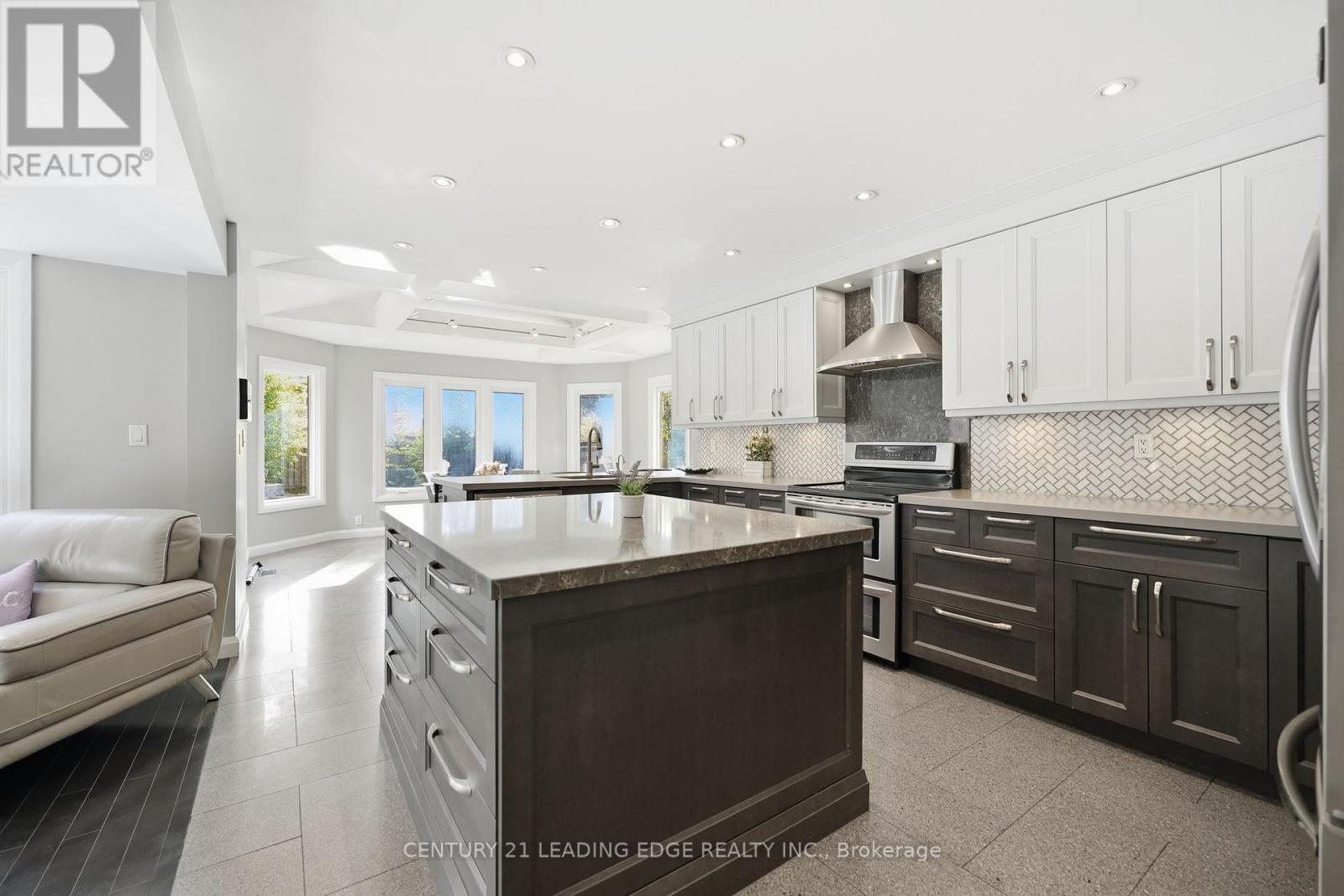 17 Celebrity Place, Markham, Ontario  L3P 7N6 - Photo 7 - N12488138