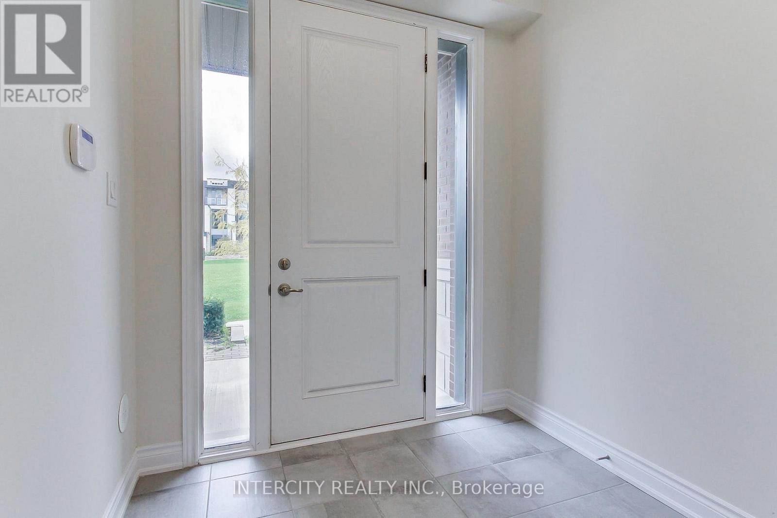 7 Adaskin Avenue, Vaughan, Ontario  L6A 4Z8 - Photo 5 - N12488180