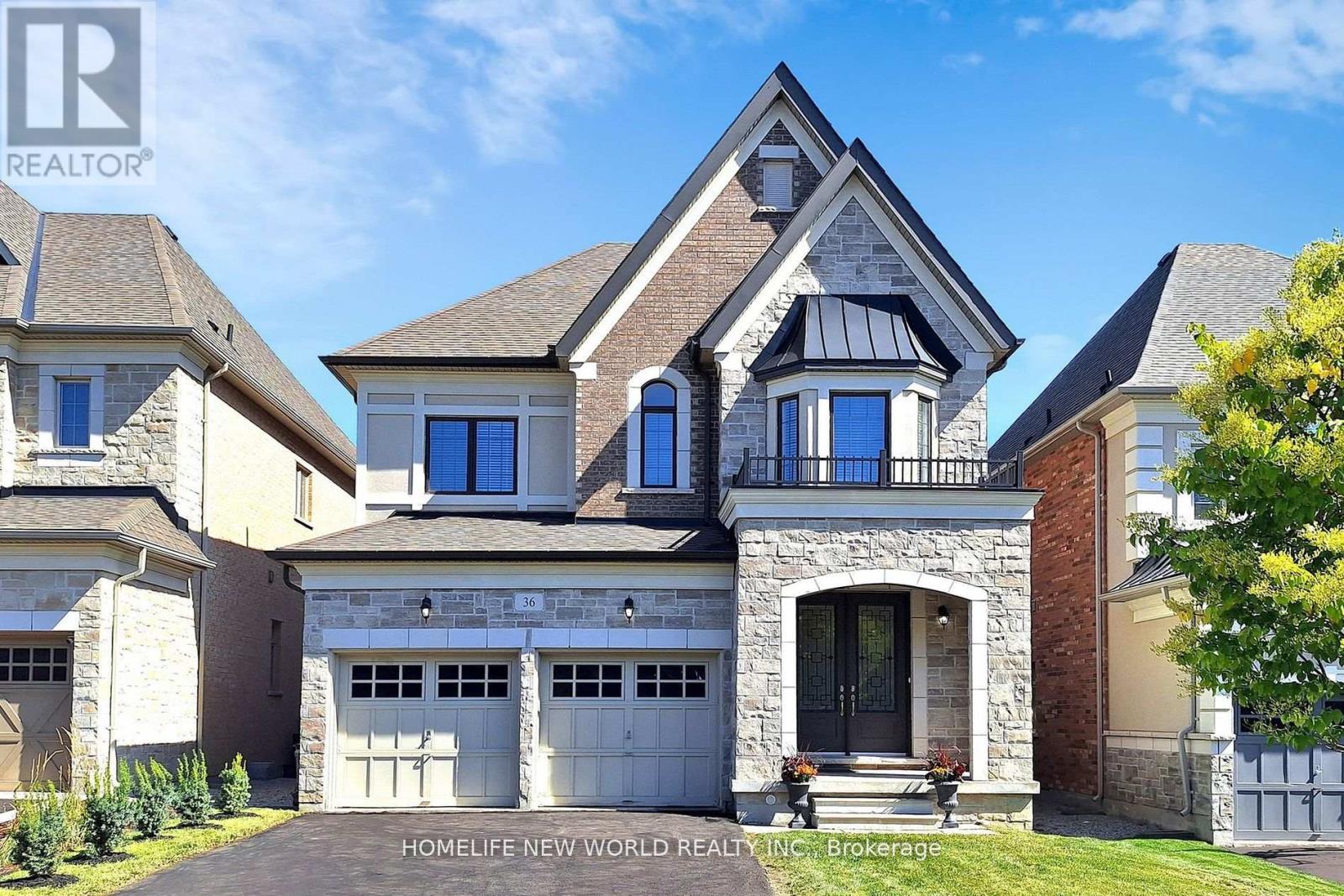 36 STRAWBRIDGE FARM DRIVE, Aurora, Ontario