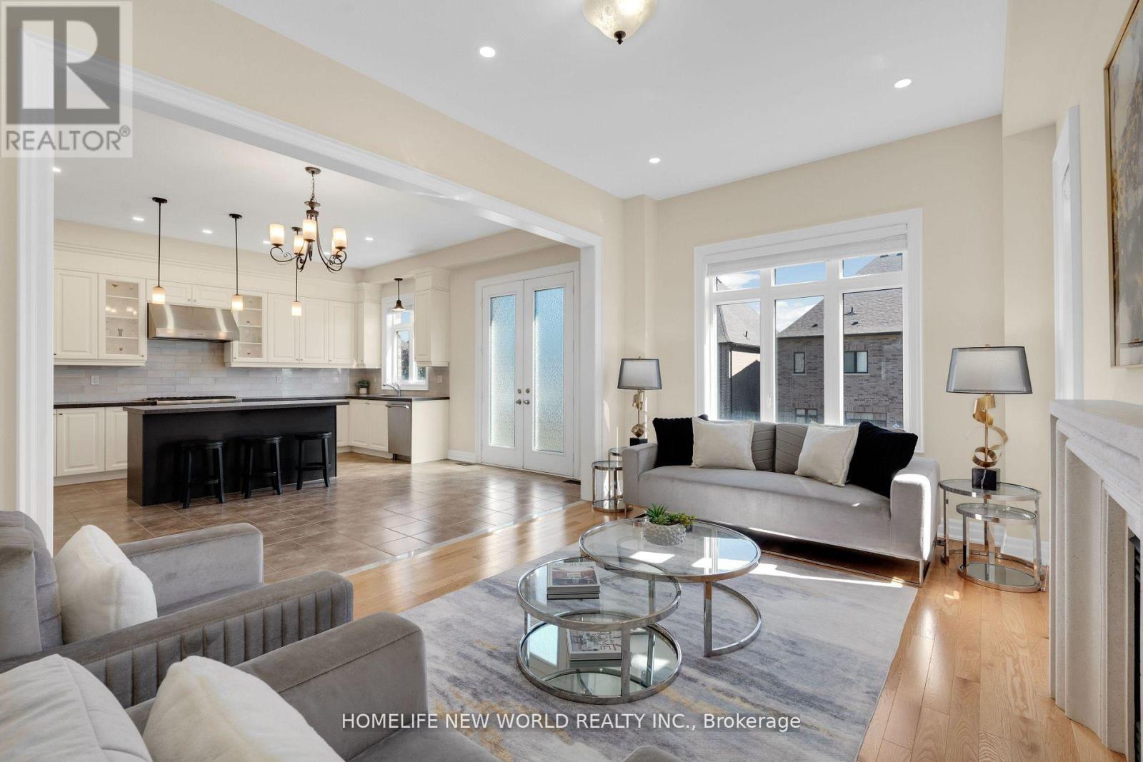 36 Strawbridge Farm Drive, Aurora, Ontario  L4G 0V3 - Photo 10 - N12488182