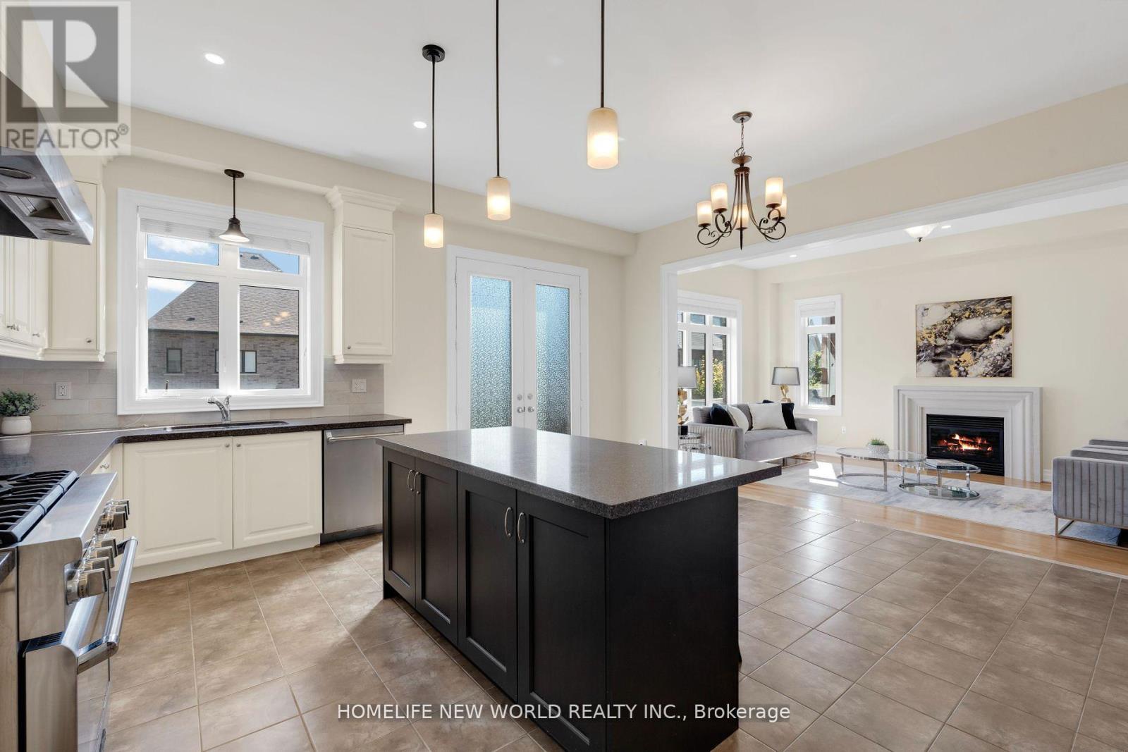 36 Strawbridge Farm Drive, Aurora, Ontario  L4G 0V3 - Photo 11 - N12488182