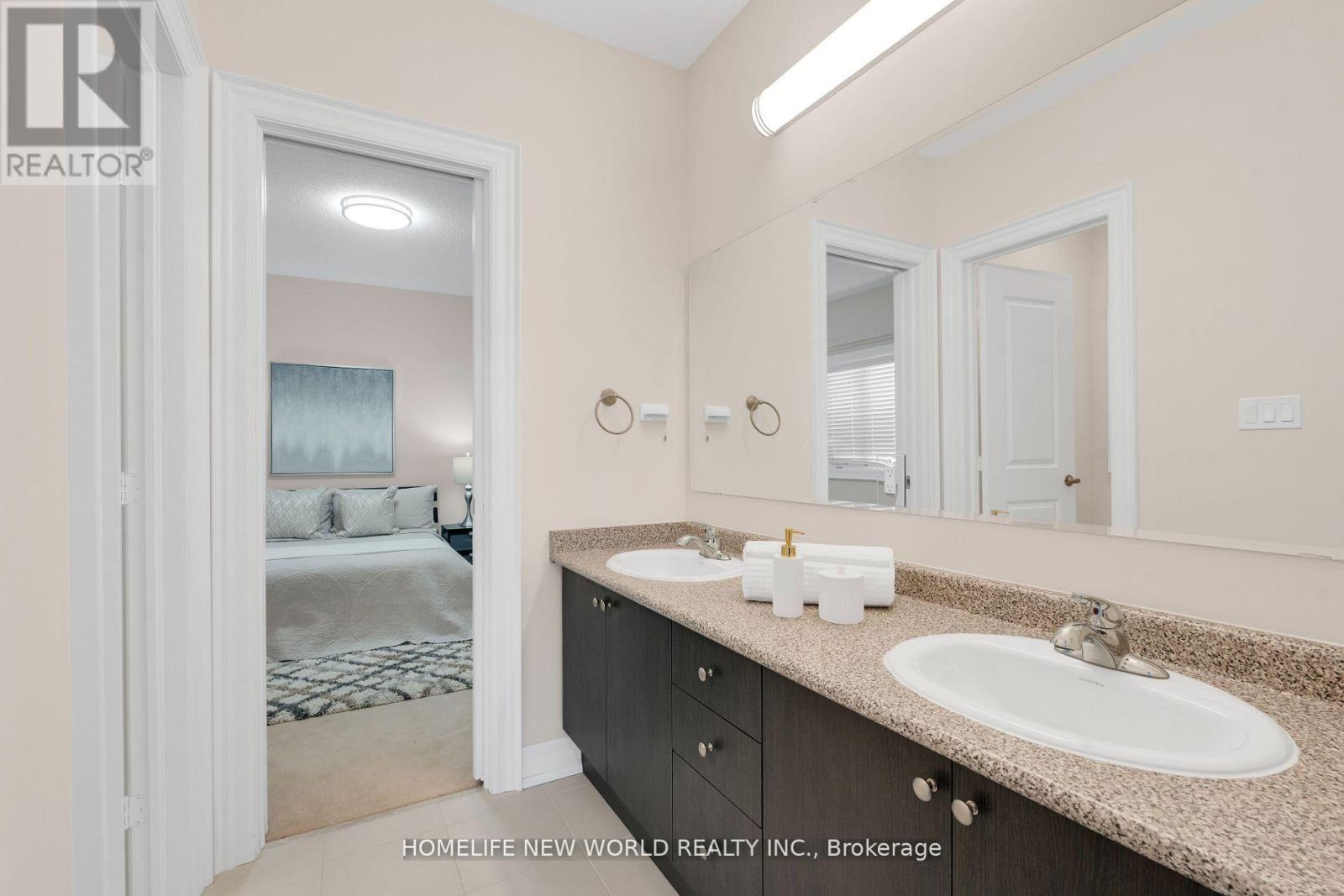 36 Strawbridge Farm Drive, Aurora, Ontario  L4G 0V3 - Photo 20 - N12488182