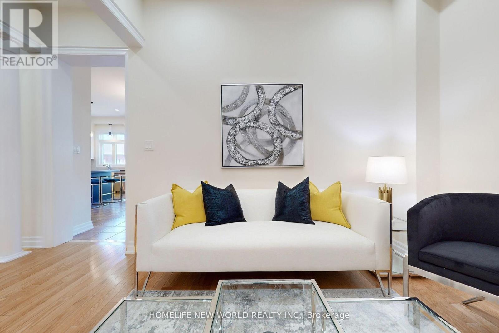 36 Strawbridge Farm Drive, Aurora, Ontario  L4G 0V3 - Photo 6 - N12488182