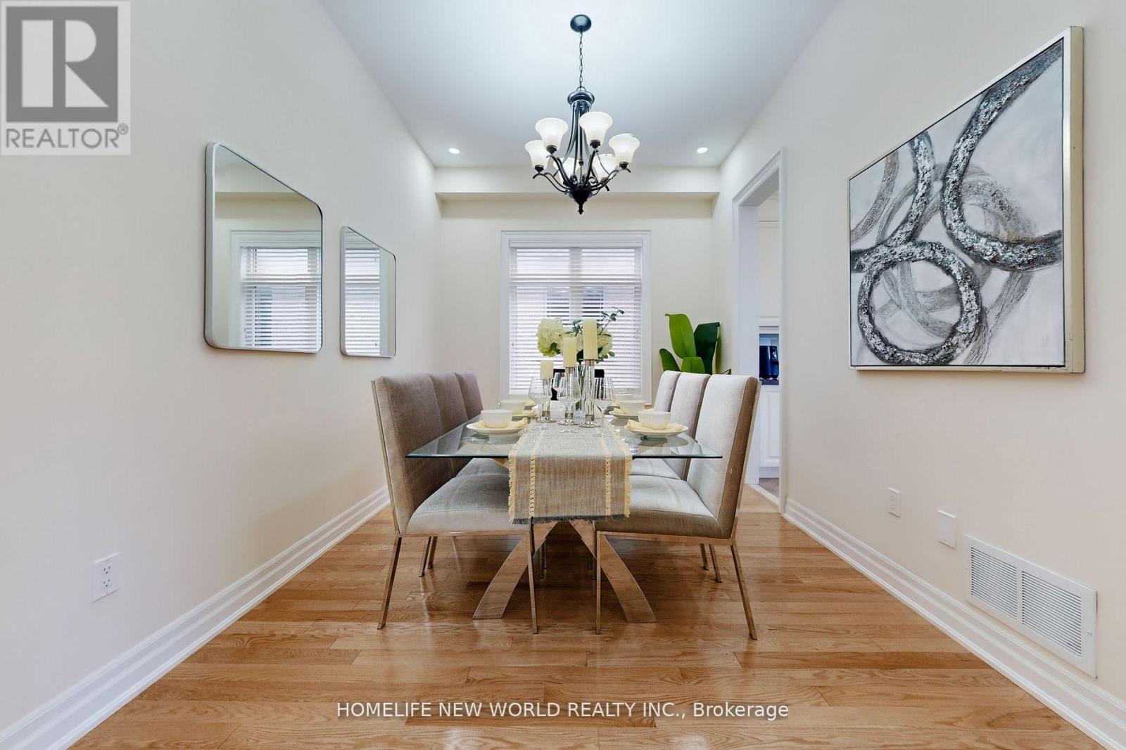 36 Strawbridge Farm Drive, Aurora, Ontario  L4G 0V3 - Photo 7 - N12488182