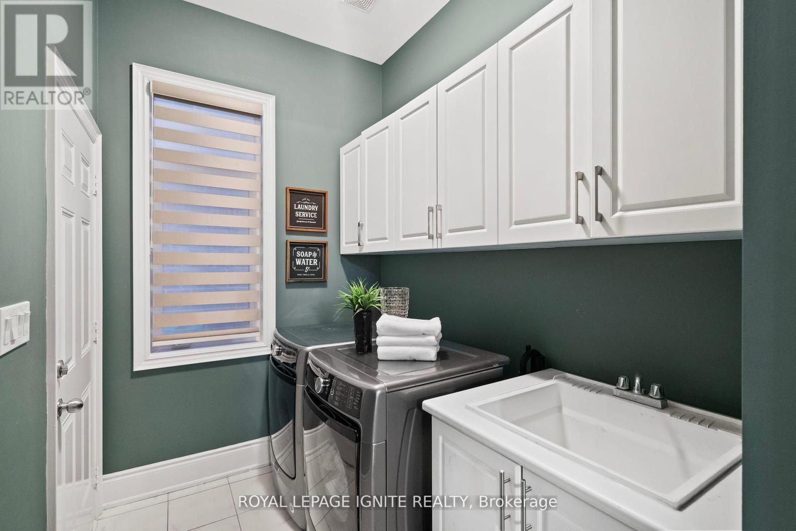 32 Lewis Avenue, Bradford West Gwillimbury (Bradford), Ontario  L3Z 0W9 - Photo 12 - N12488188