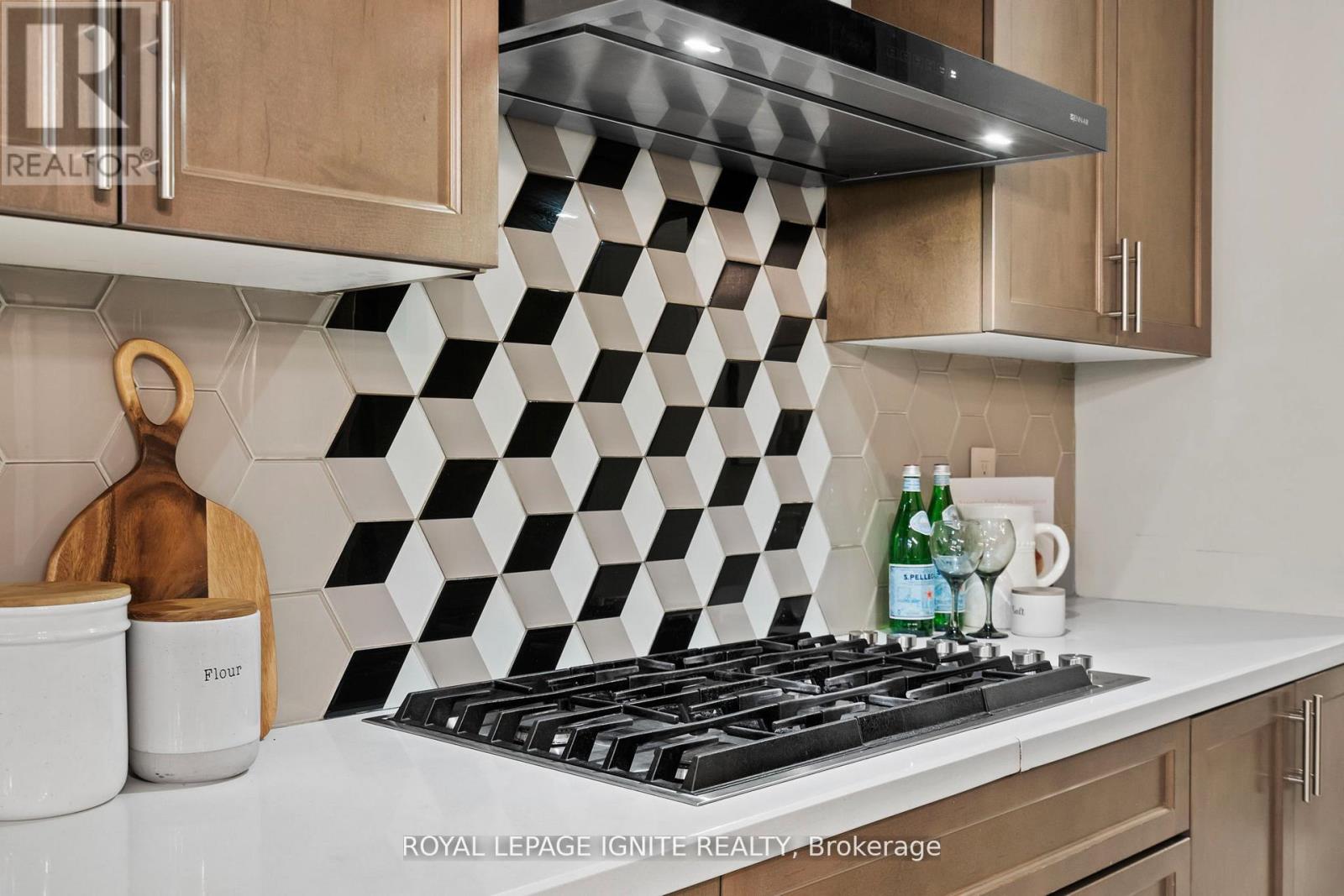 32 Lewis Avenue, Bradford West Gwillimbury (Bradford), Ontario  L3Z 0W9 - Photo 27 - N12488188