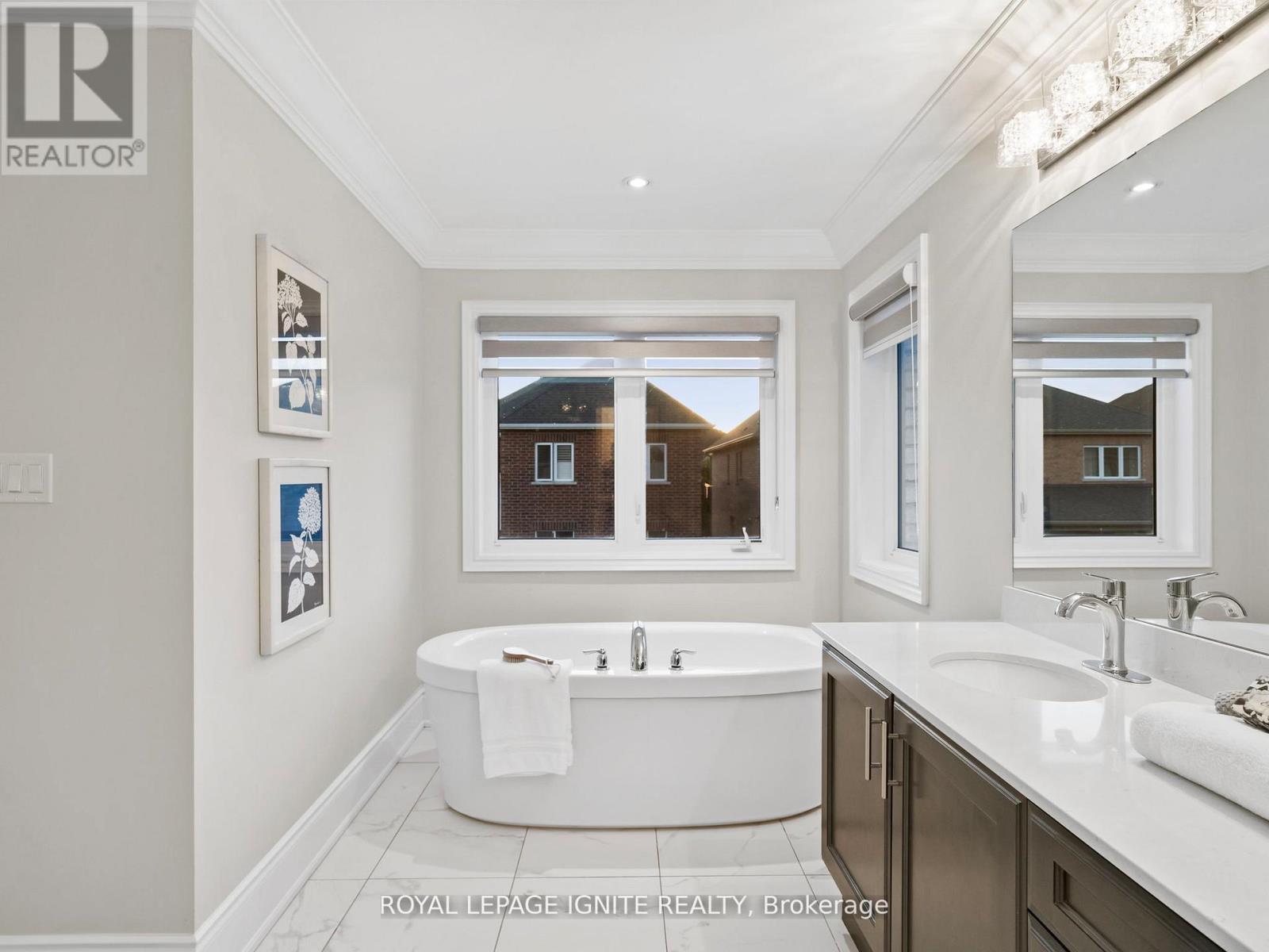 32 Lewis Avenue, Bradford West Gwillimbury (Bradford), Ontario  L3Z 0W9 - Photo 34 - N12488188