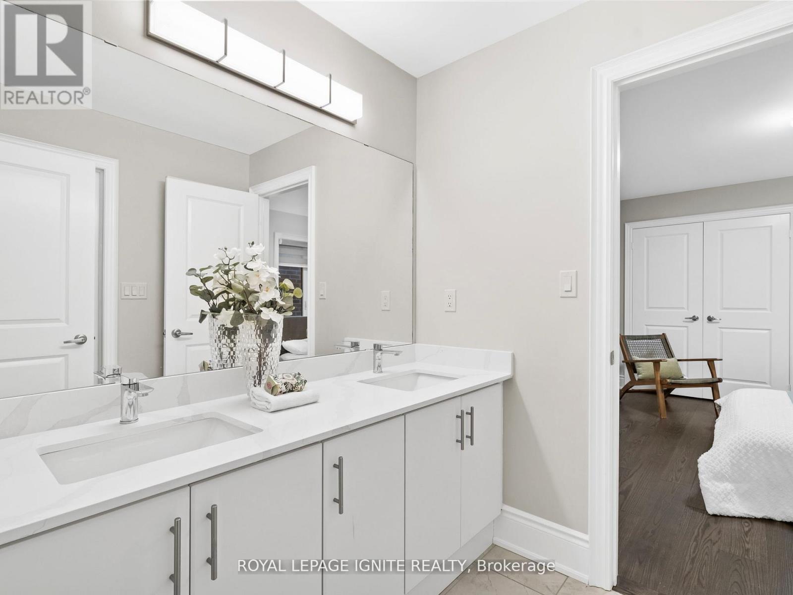 32 Lewis Avenue, Bradford West Gwillimbury (Bradford), Ontario  L3Z 0W9 - Photo 36 - N12488188