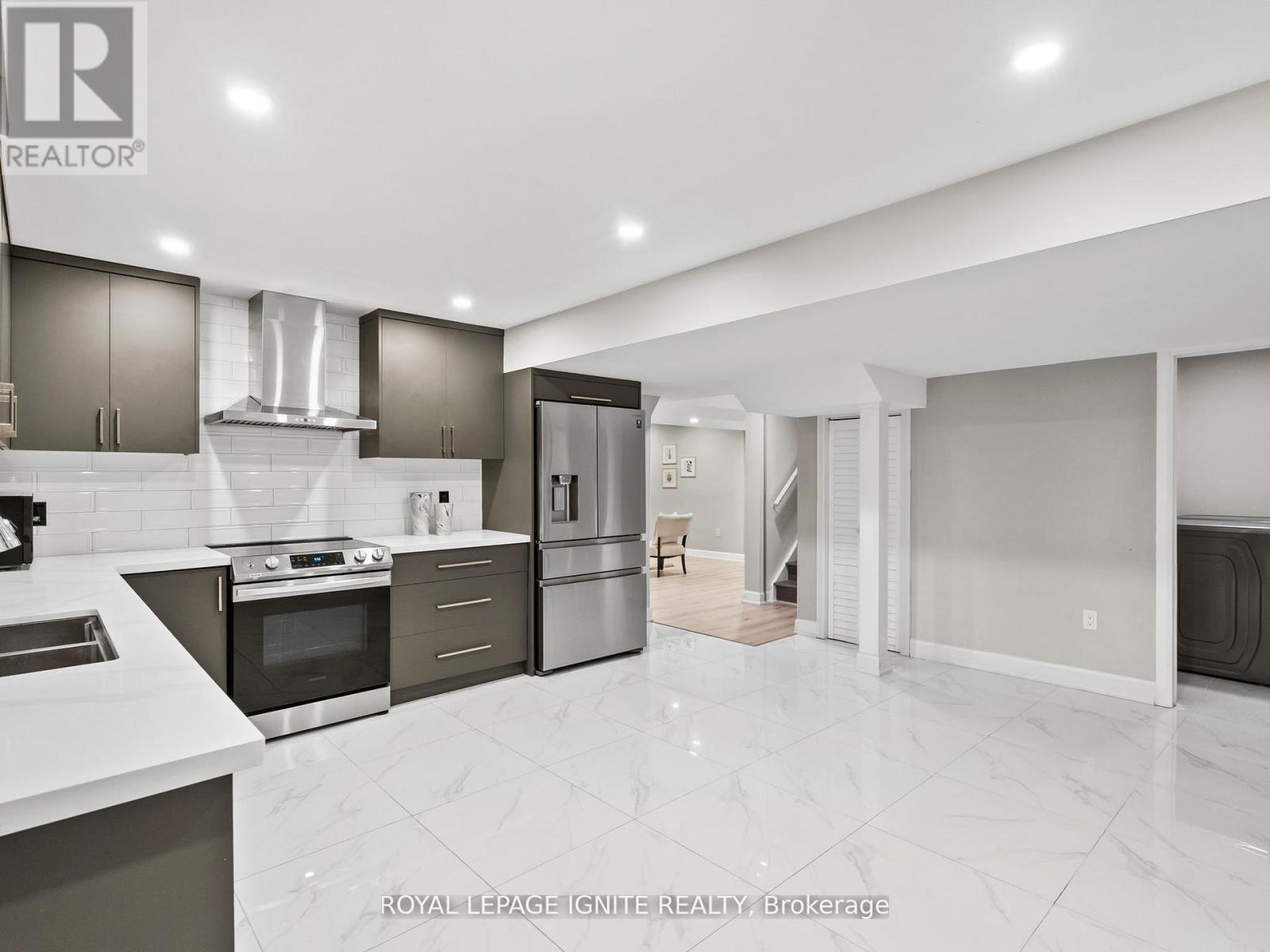 32 Lewis Avenue, Bradford West Gwillimbury (Bradford), Ontario  L3Z 0W9 - Photo 40 - N12488188