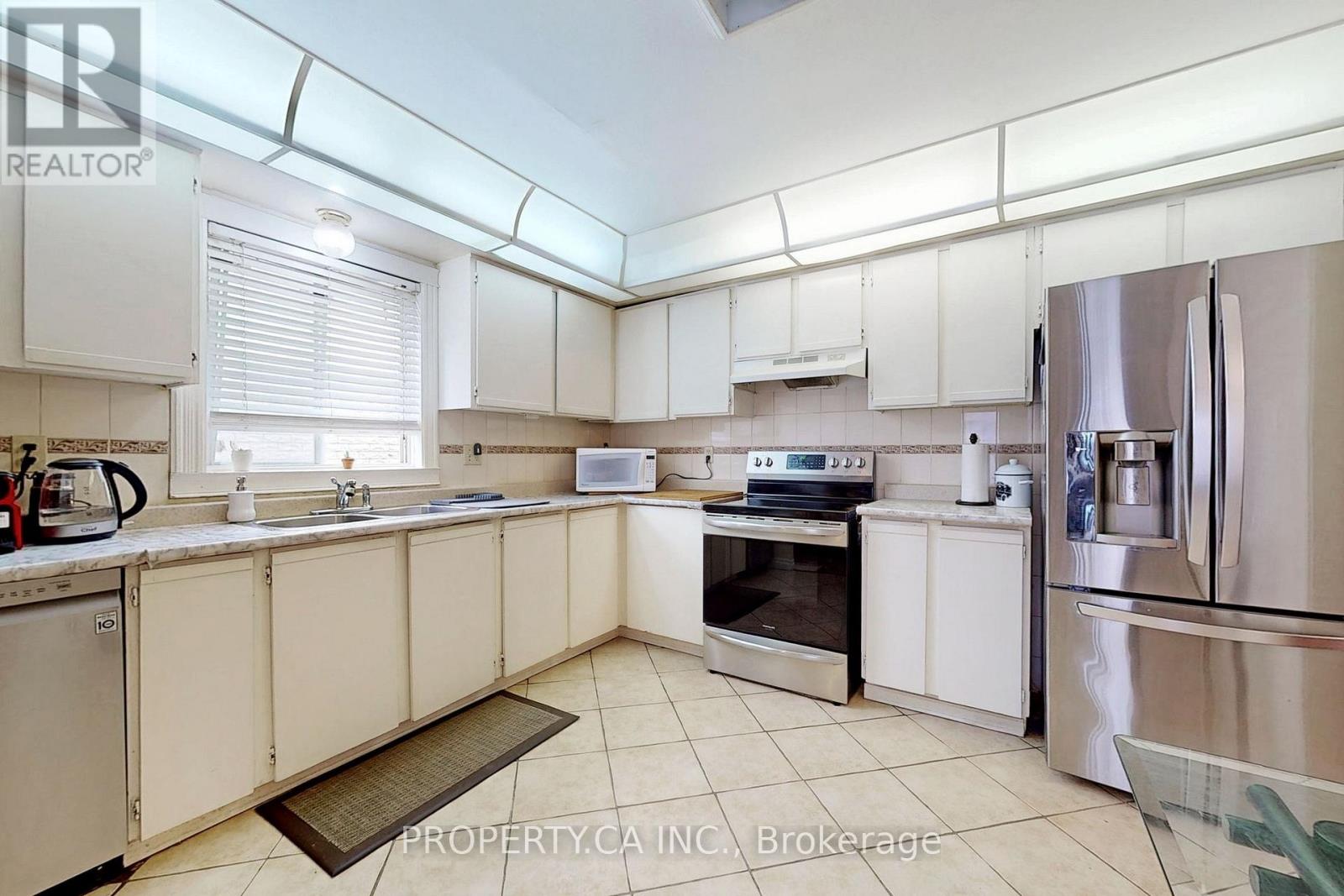 109 Lisa Crescent, Vaughan, Ontario  L4J 2N2 - Photo 13 - N12488190