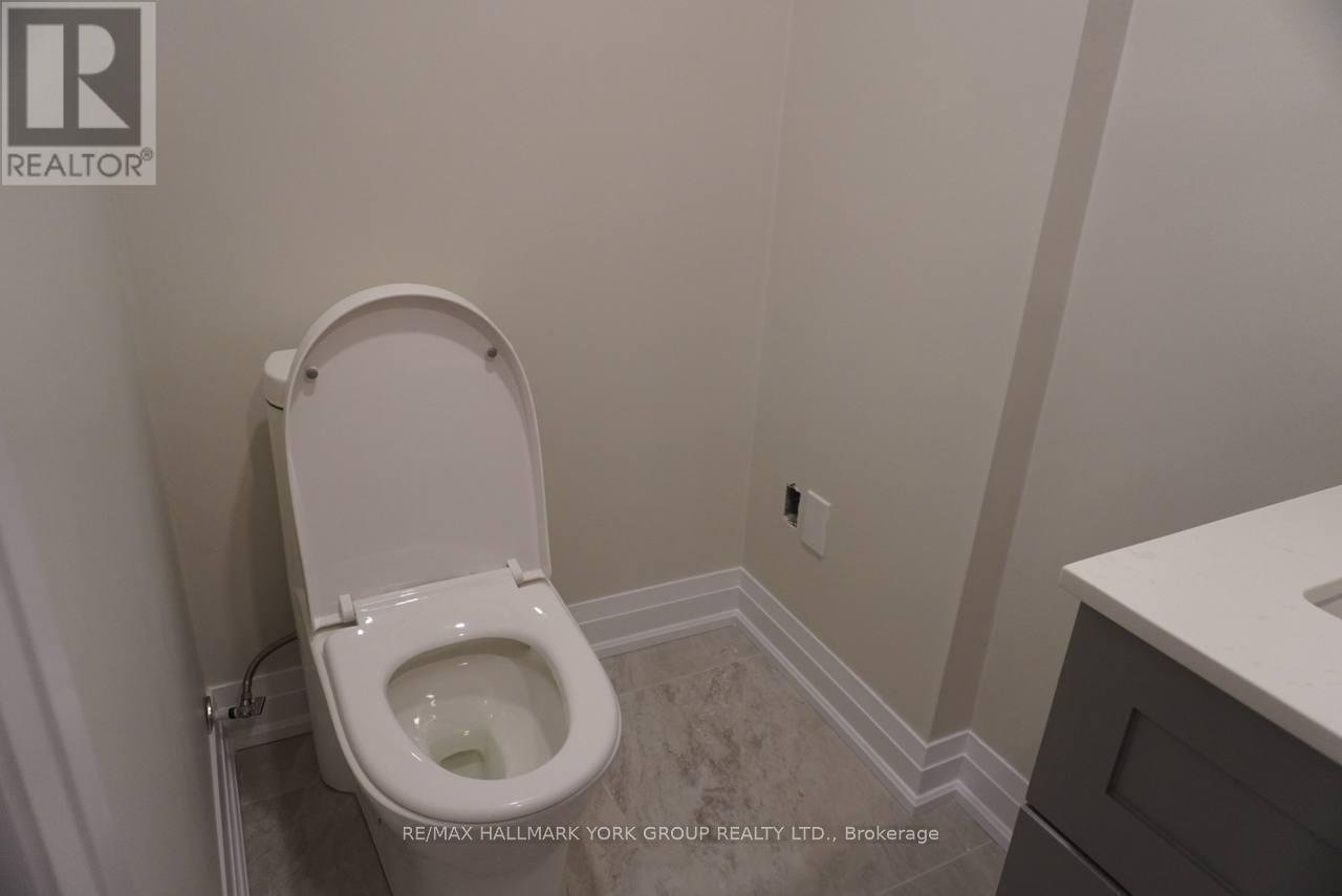 259 Glenway Circle S, Newmarket, Ontario  L3Y 7S8 - Photo 12 - N12488210