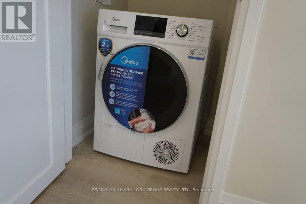 259 Glenway Circle S, Newmarket, Ontario  L3Y 7S8 - Photo 7 - N12488210