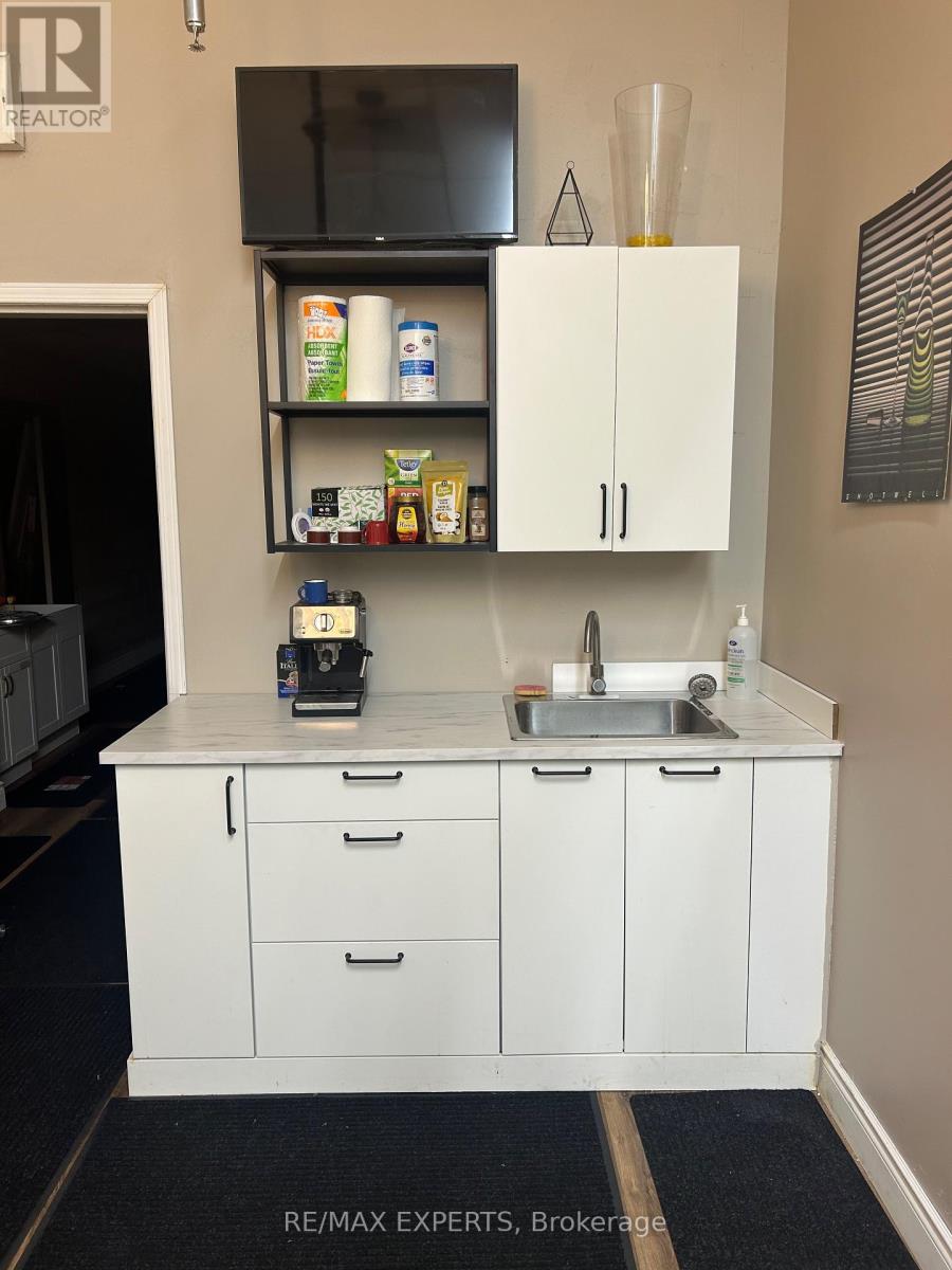 4b-1 - 2104 Highway 7 Highway, Vaughan, Ontario  L4K 2S9 - Photo 11 - N12488300