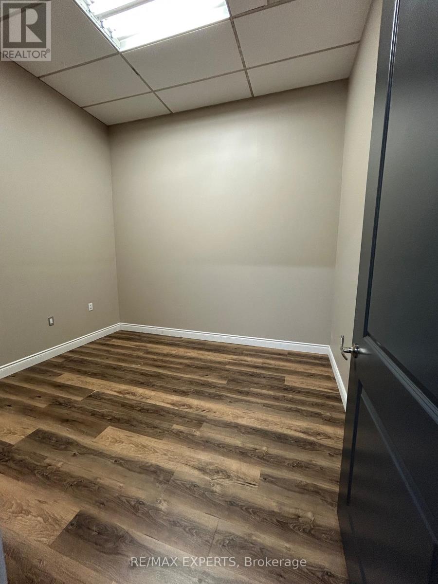 4b-1 - 2104 Highway 7 Highway, Vaughan, Ontario  L4K 2S9 - Photo 2 - N12488300