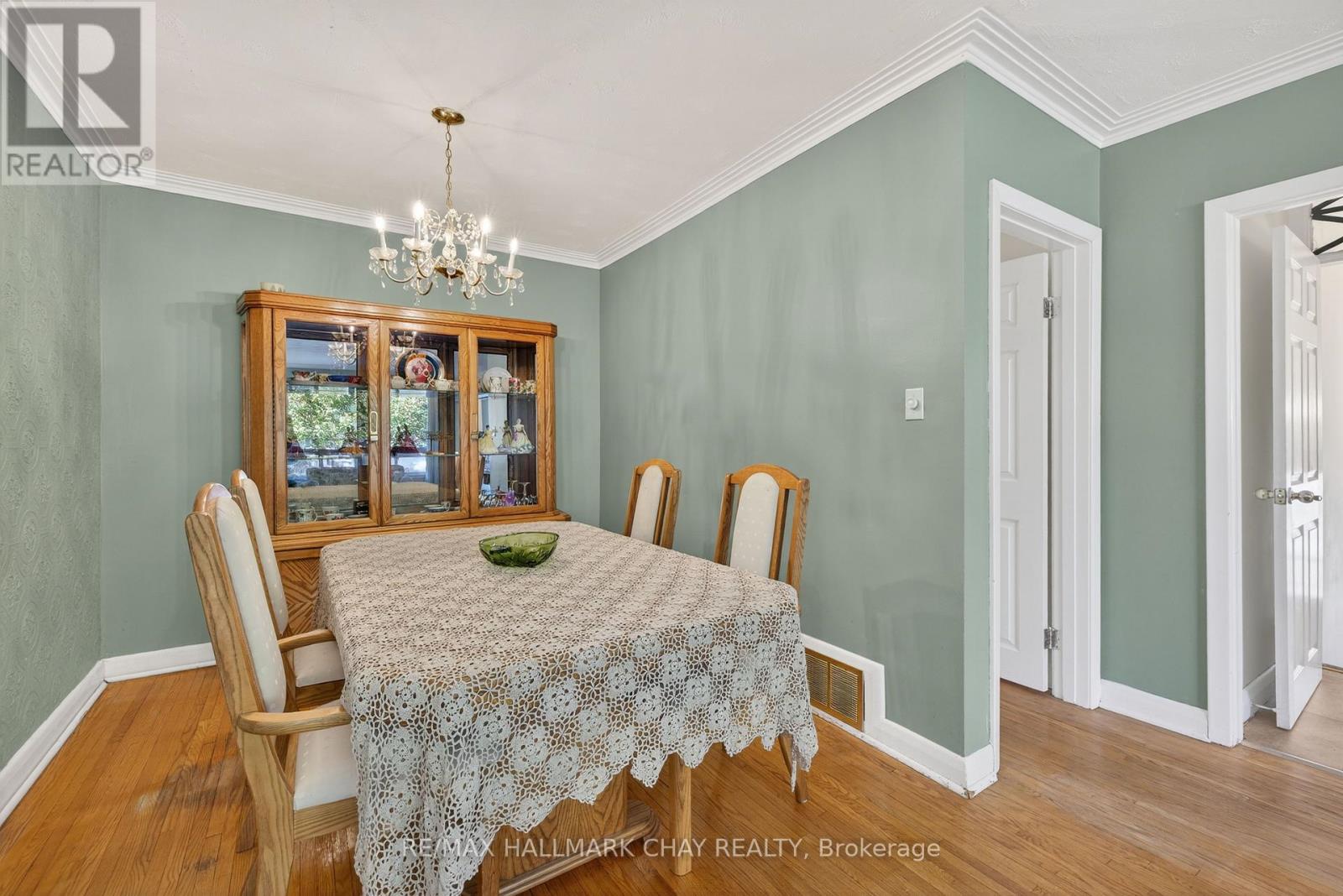 225 Elka Drive, Richmond Hill, Ontario  L4C 3A2 - Photo 13 - N12488324