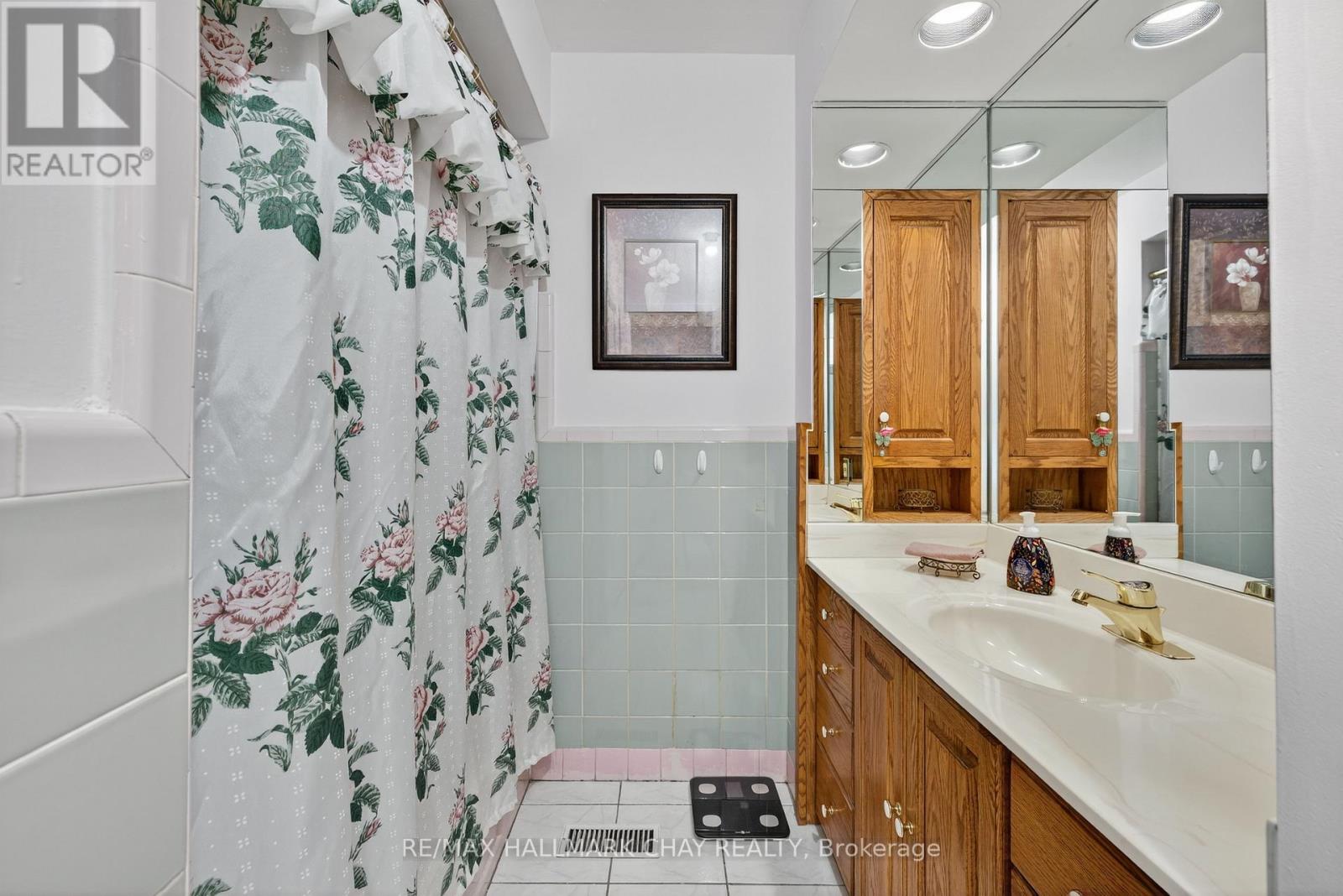 225 Elka Drive, Richmond Hill, Ontario  L4C 3A2 - Photo 20 - N12488324