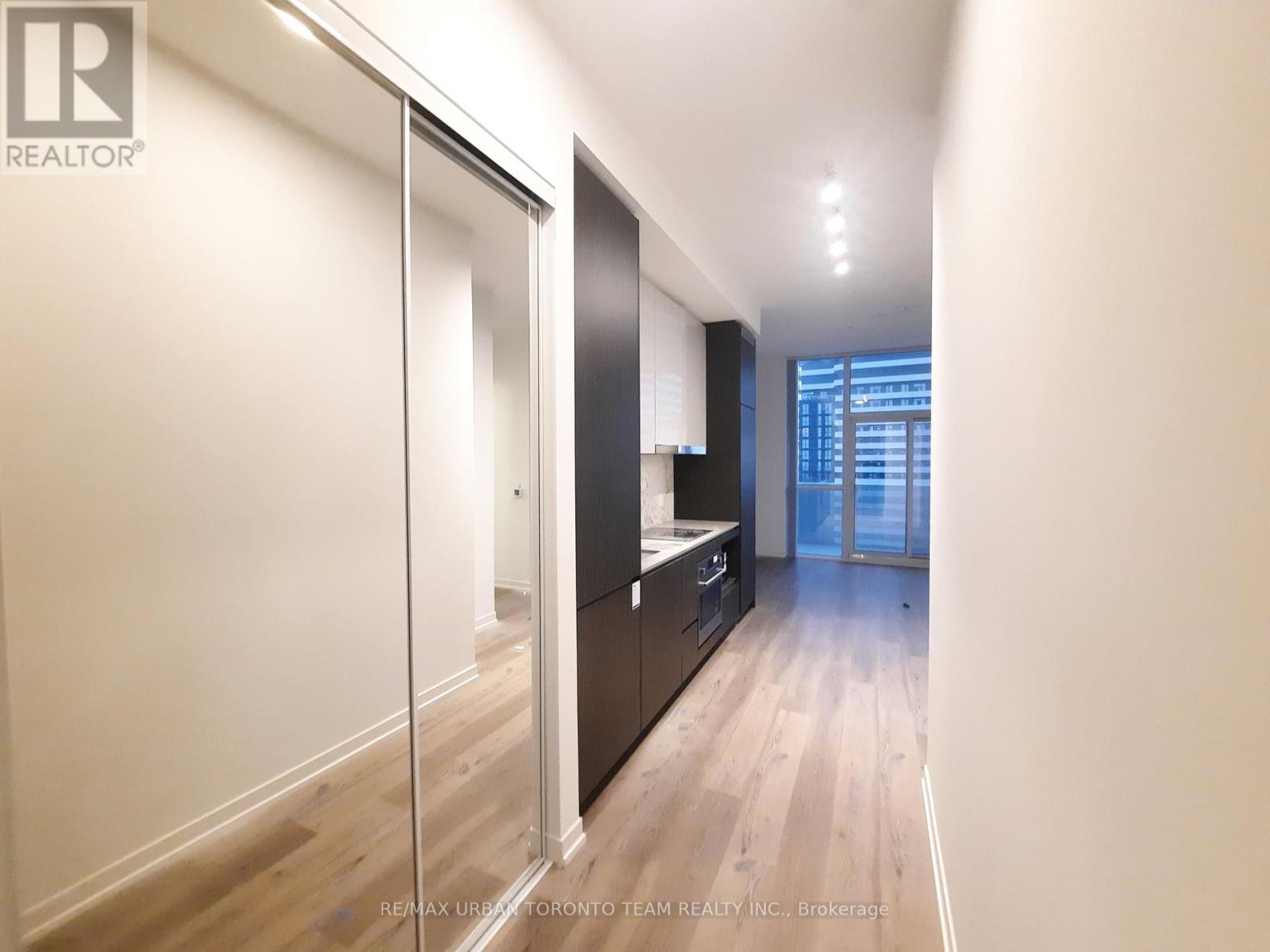 Ph111 - 28 Interchange Way, Vaughan, Ontario  L4K 0P8 - Photo 3 - N12488342