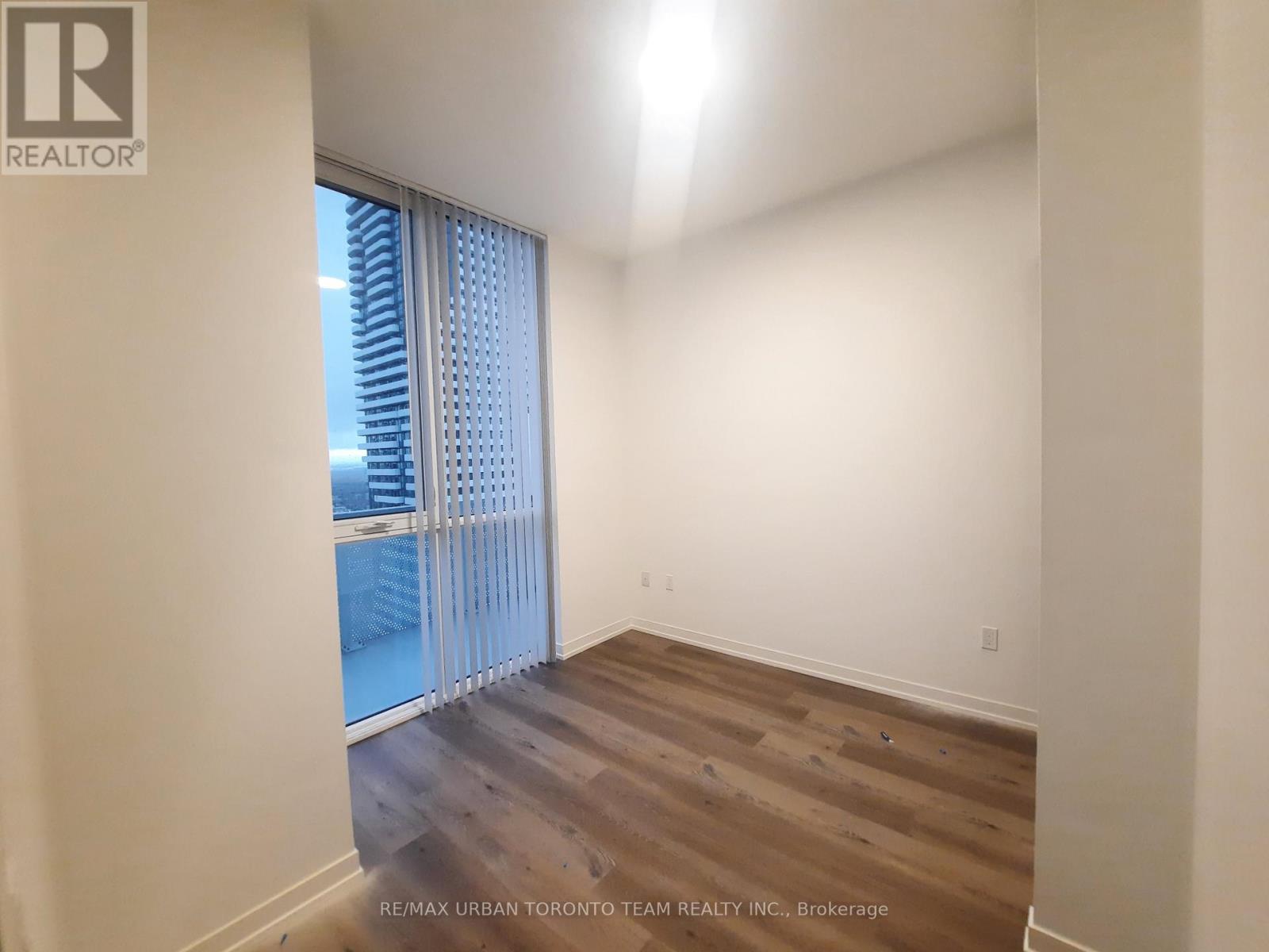 Ph111 - 28 Interchange Way, Vaughan, Ontario  L4K 0P8 - Photo 6 - N12488342