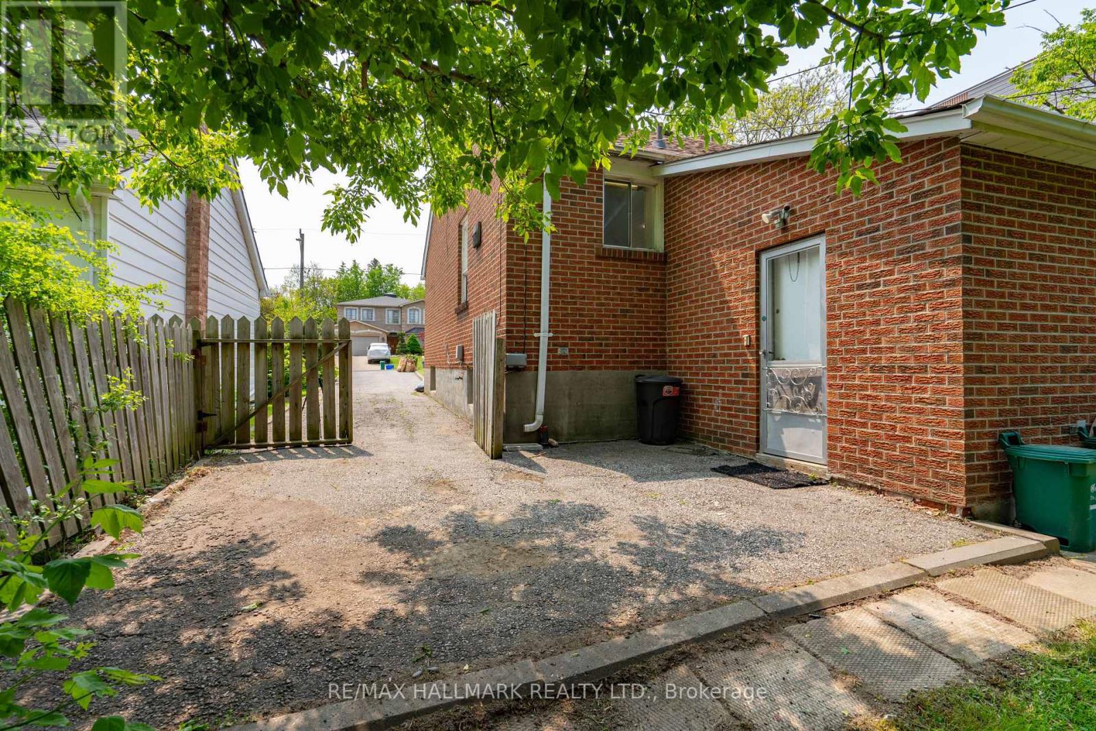 104 Highland Park Boulevard, Markham, Ontario  L3T 1B7 - Photo 31 - N12488352