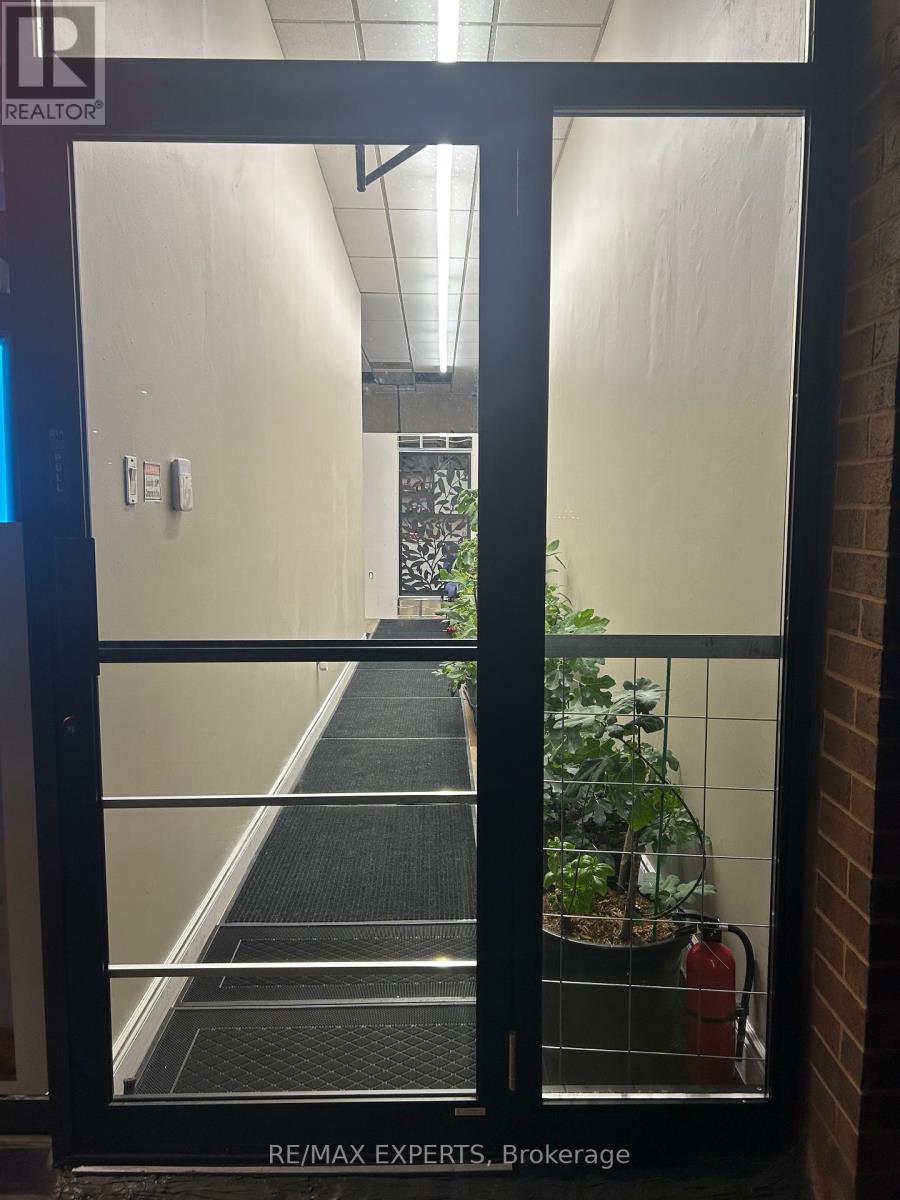 4b-2 - 2104 Highway 7 Highway, Vaughan, Ontario  L4K 2S9 - Photo 4 - N12488356