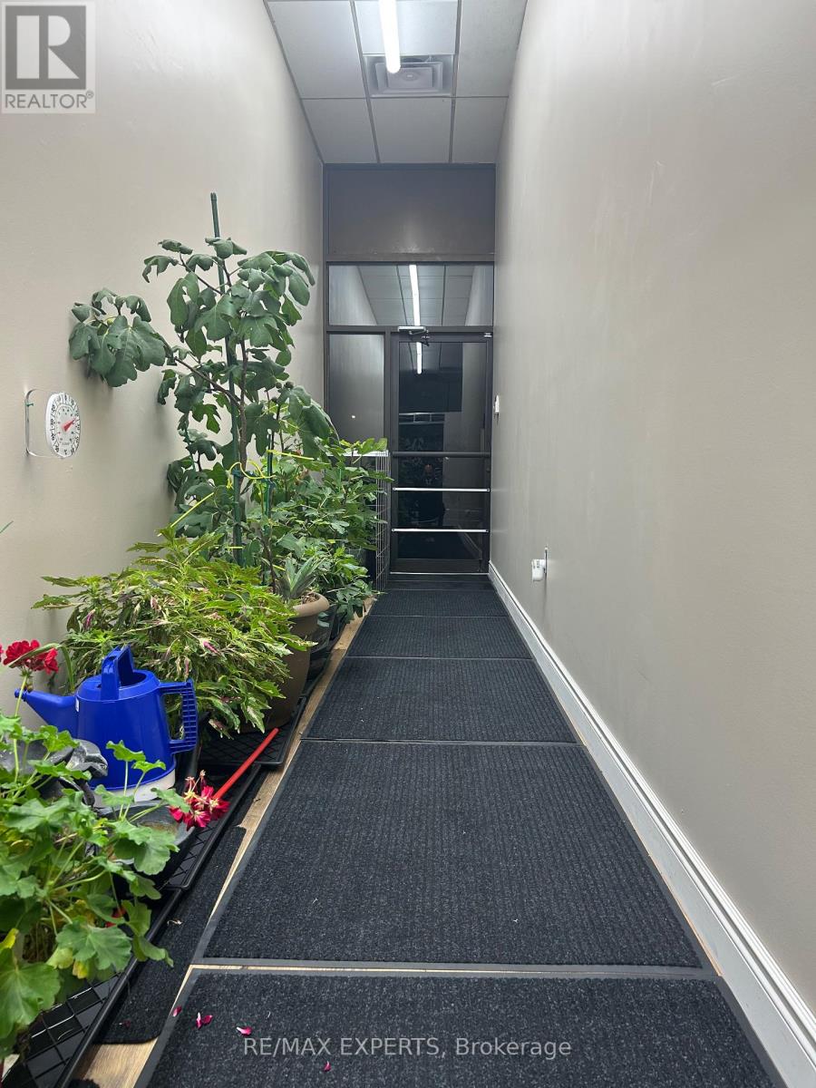 4b-2 - 2104 Highway 7 Highway, Vaughan, Ontario  L4K 2S9 - Photo 6 - N12488356