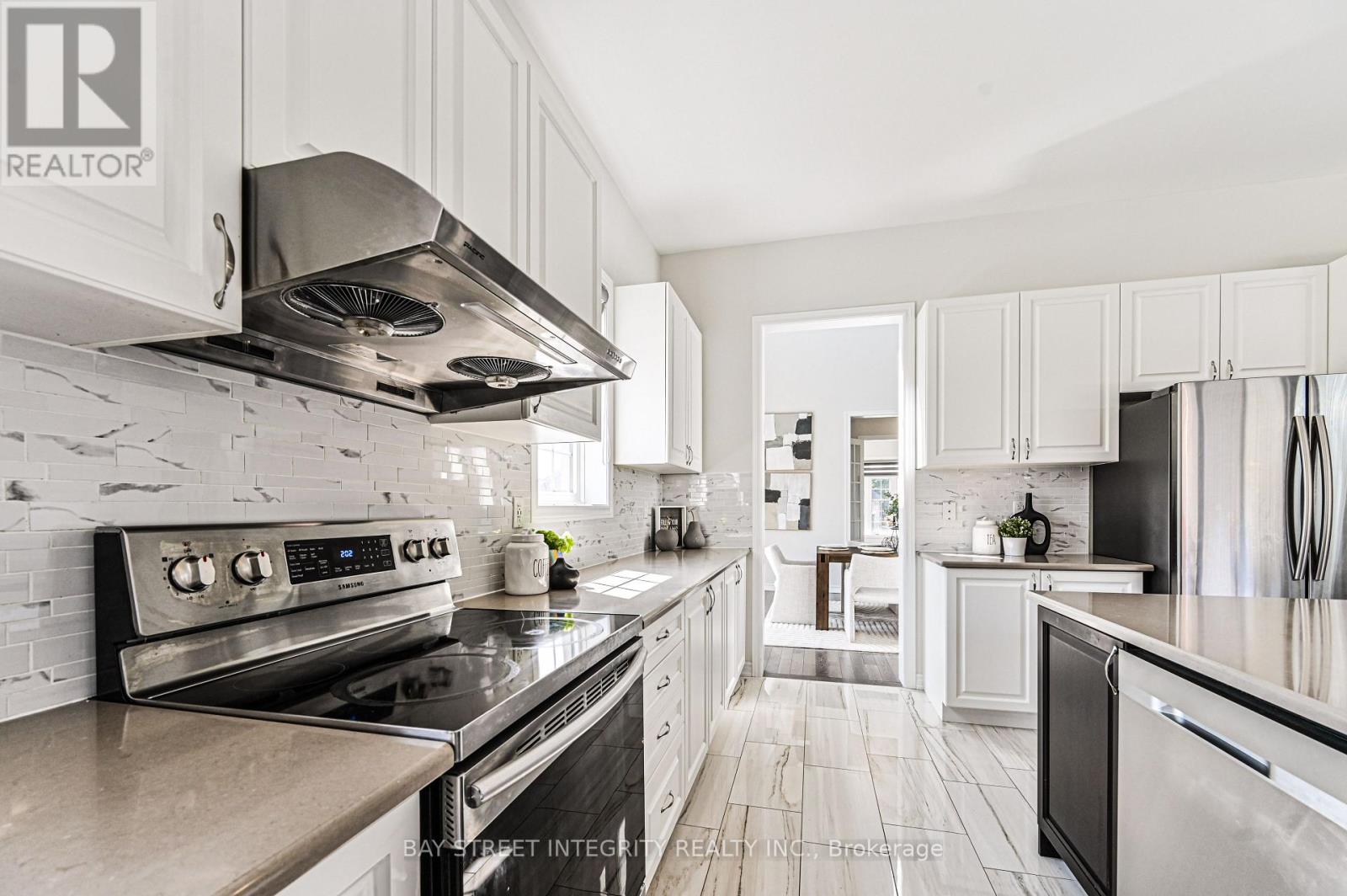 123 Mitchell Place, Newmarket, Ontario  L3Y 0E2 - Photo 17 - N12488418