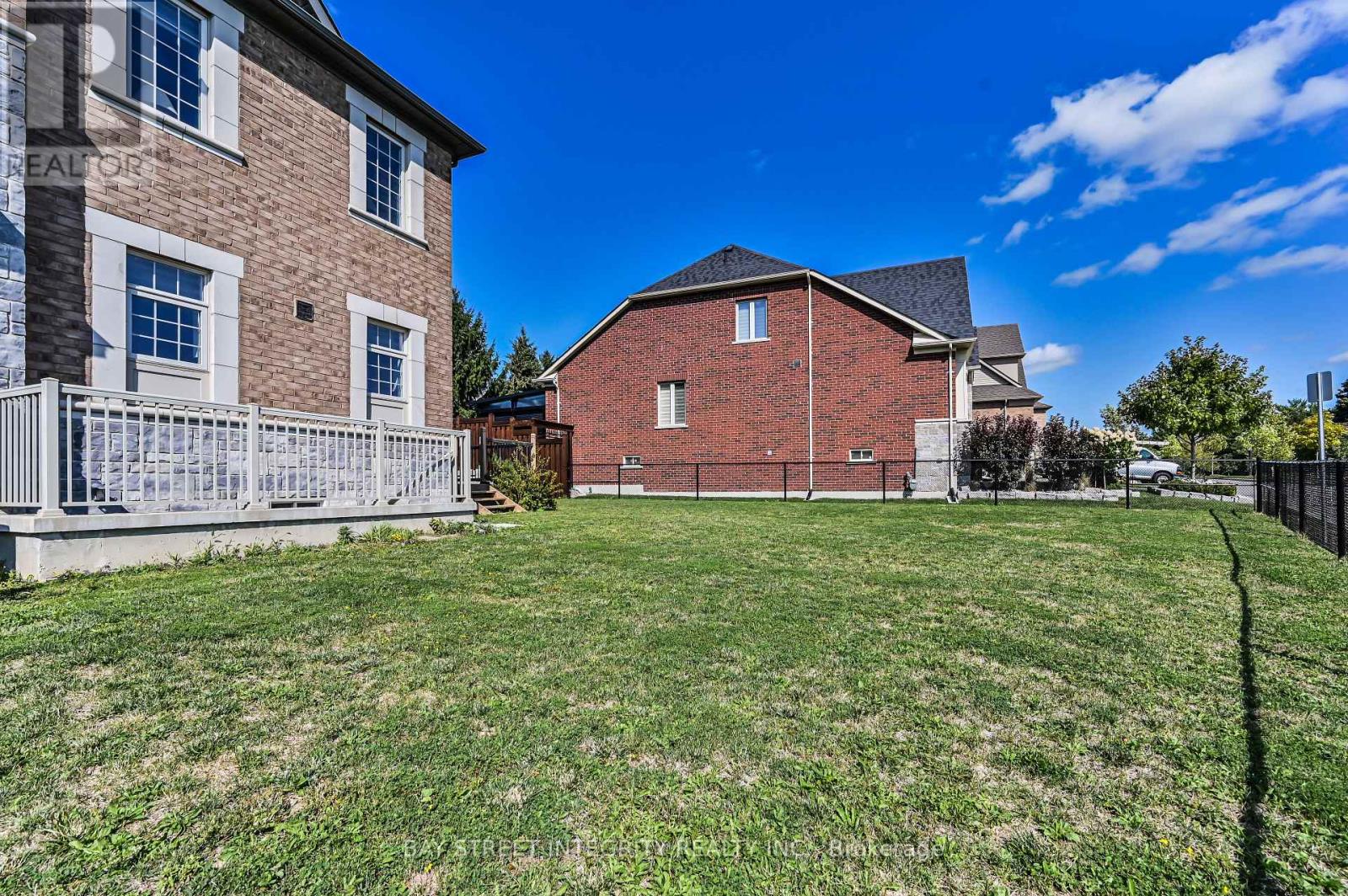 123 Mitchell Place, Newmarket, Ontario  L3Y 0E2 - Photo 38 - N12488418