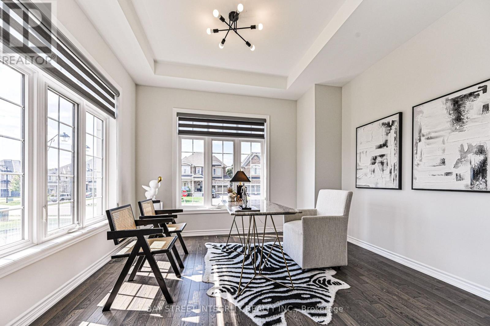 123 Mitchell Place, Newmarket, Ontario  L3Y 0E2 - Photo 6 - N12488418