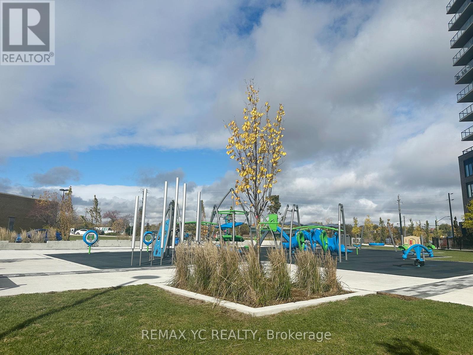 501 - 185 Deerfield Road, Newmarket, Ontario  L3Y 0G7 - Photo 11 - N12488434