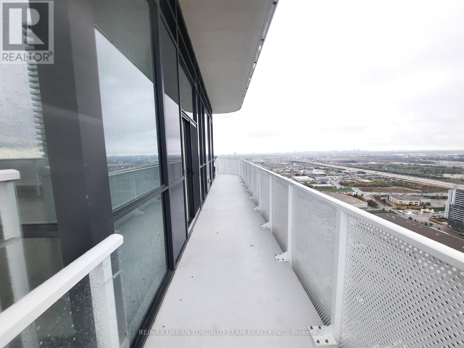 Ph109 - 28 Interchange Way, Vaughan, Ontario  L4K 0P8 - Photo 8 - N12488472