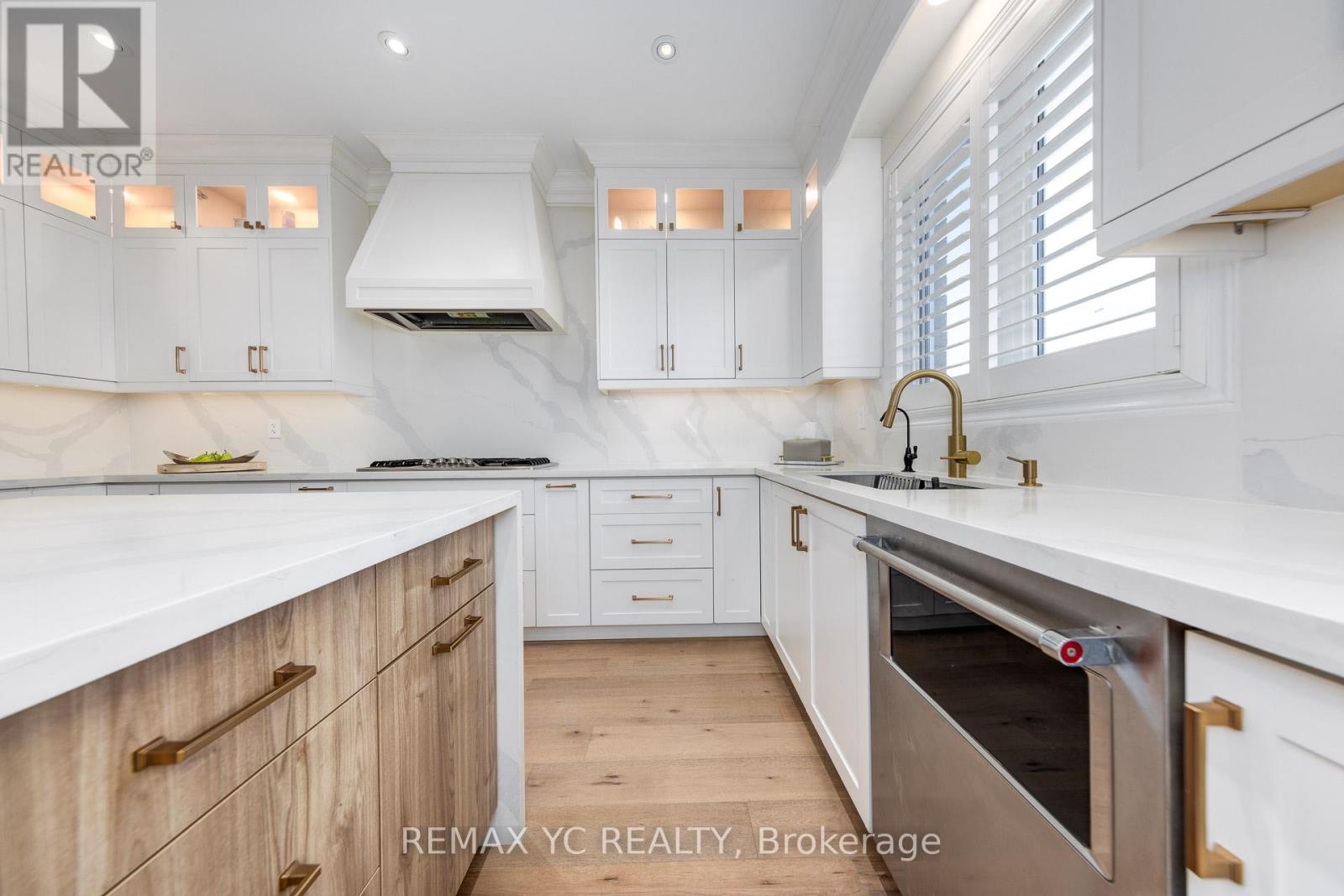 101 Oberfrick Avenue, Vaughan, Ontario  L6A 0N9 - Photo 12 - N12488614