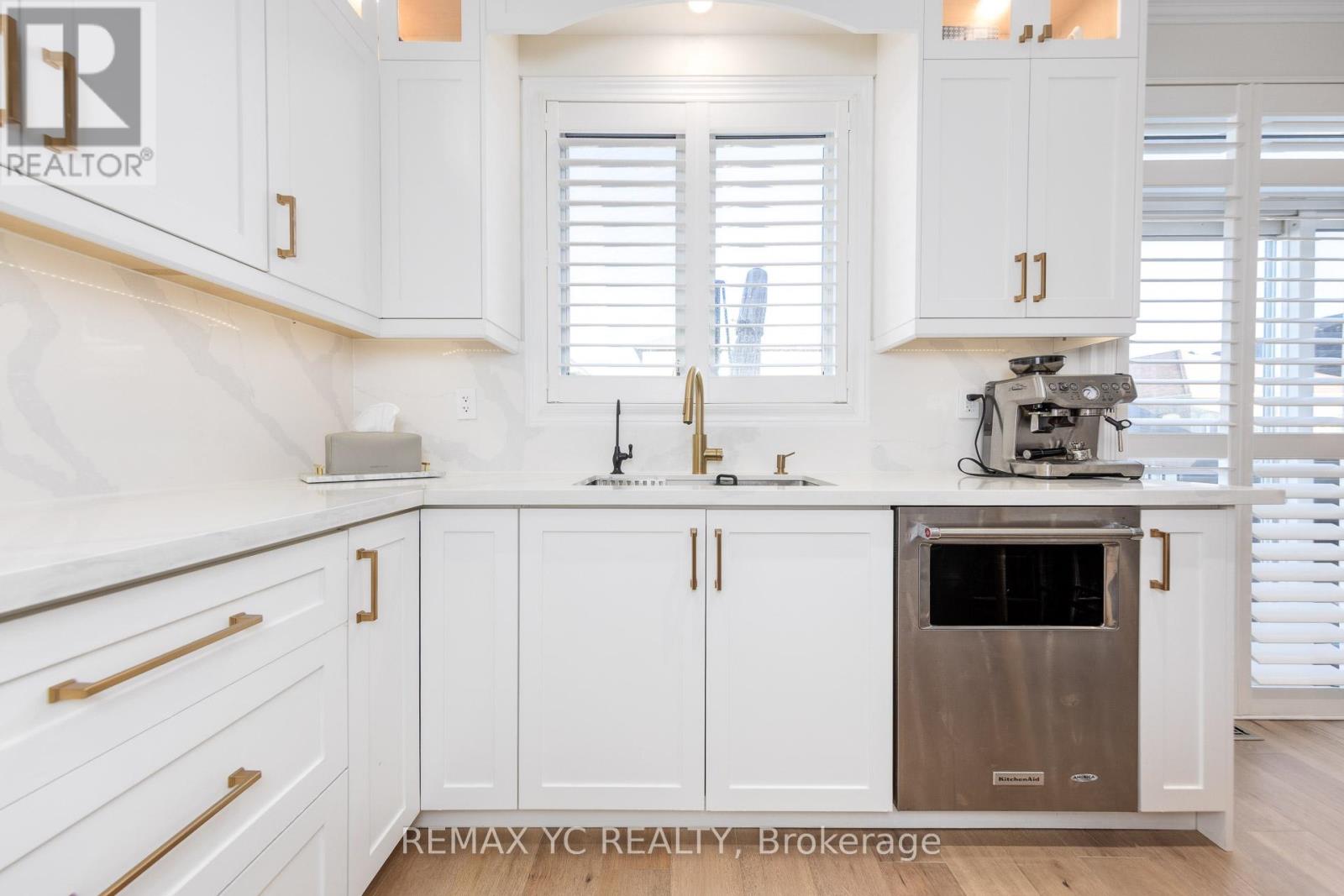 101 Oberfrick Avenue, Vaughan, Ontario  L6A 0N9 - Photo 15 - N12488614