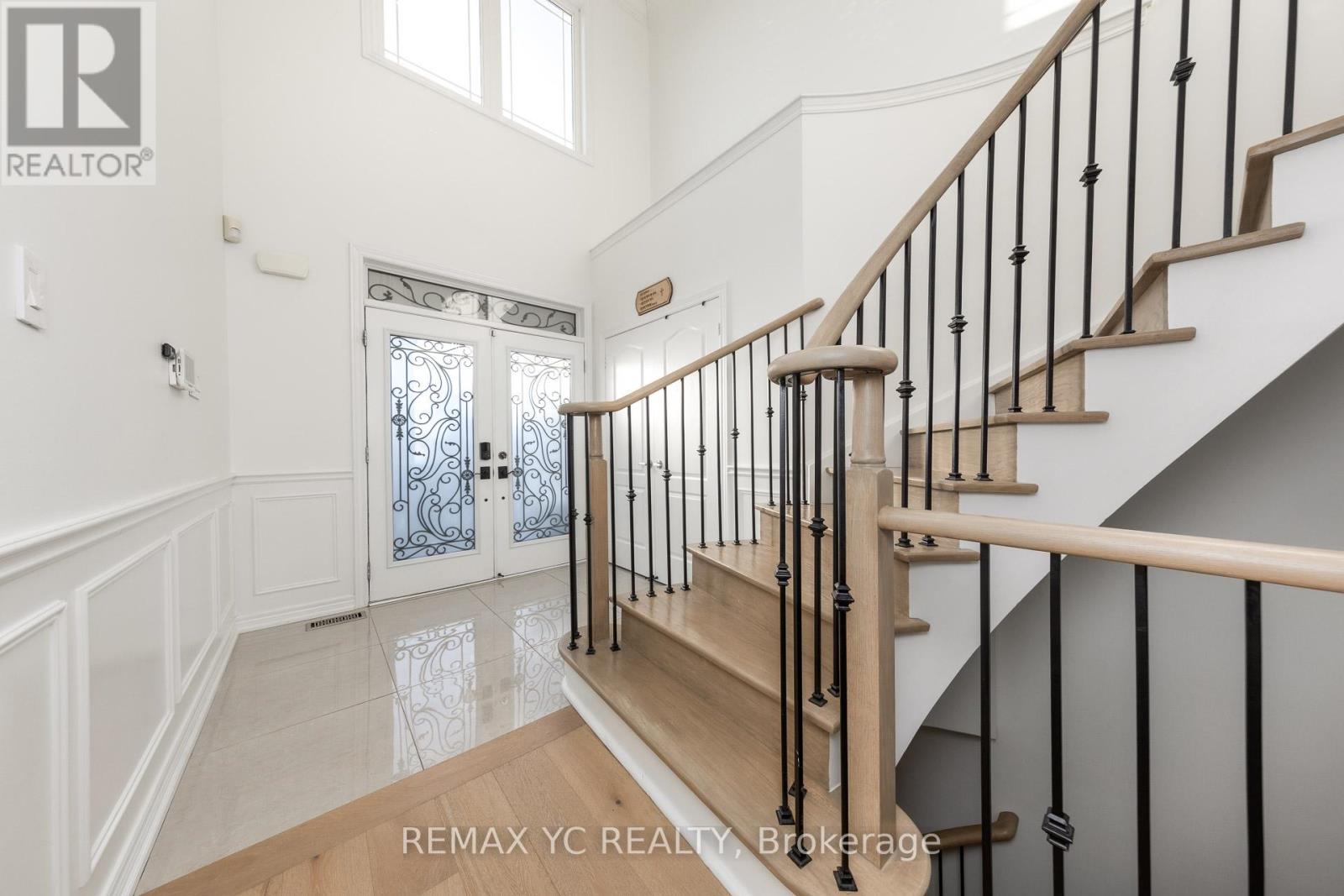 101 Oberfrick Avenue, Vaughan, Ontario  L6A 0N9 - Photo 4 - N12488614