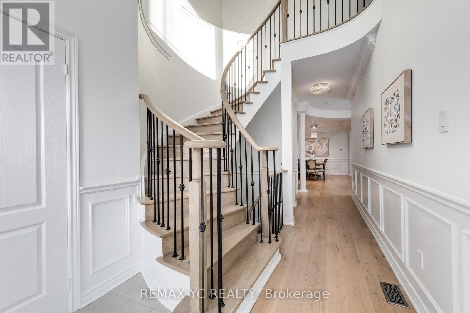 101 Oberfrick Avenue, Vaughan, Ontario  L6A 0N9 - Photo 5 - N12488614