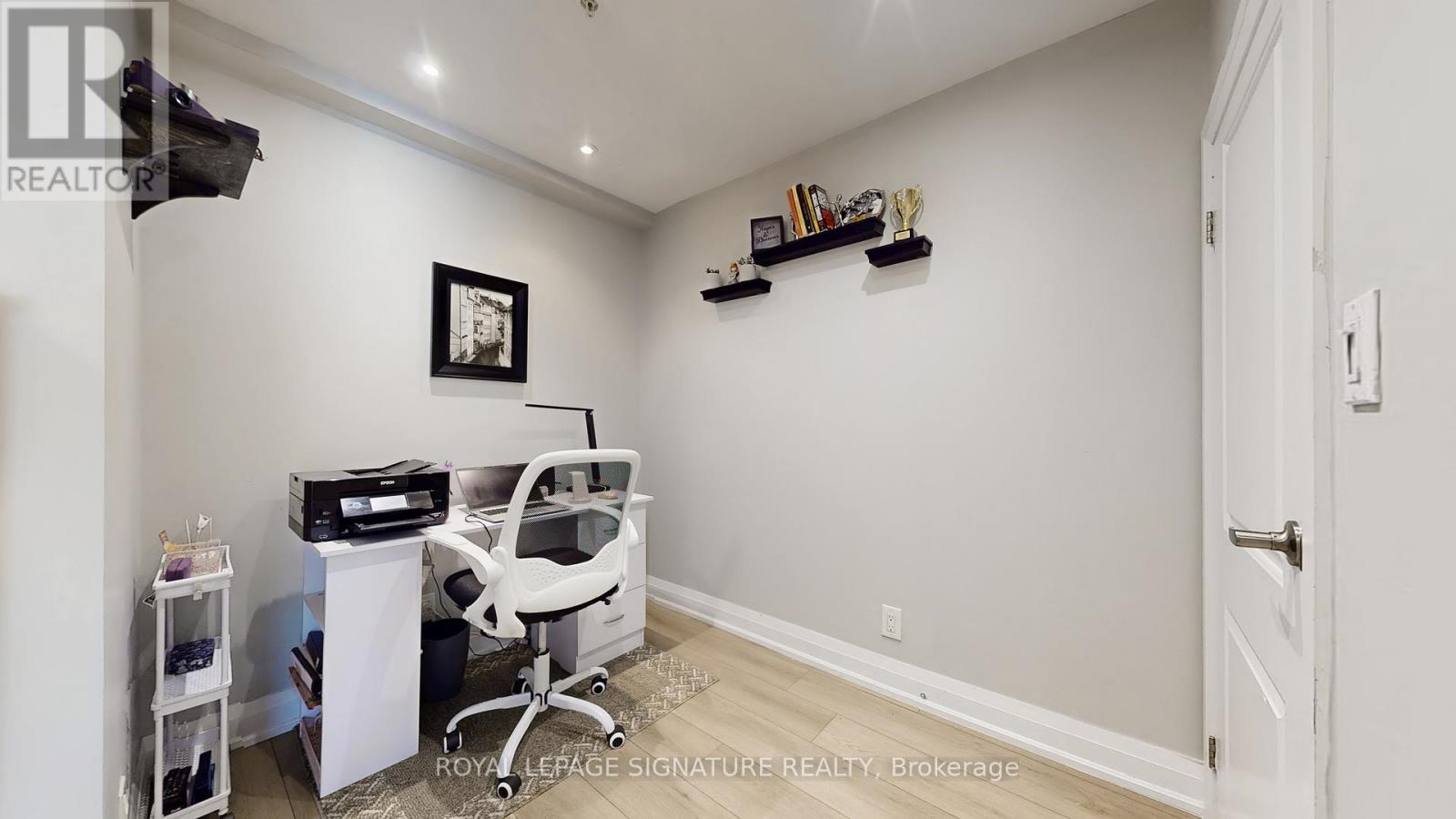 105 - 12 Woodstream Boulevard, Vaughan, Ontario  L4L 8C3 - Photo 10 - N12488632