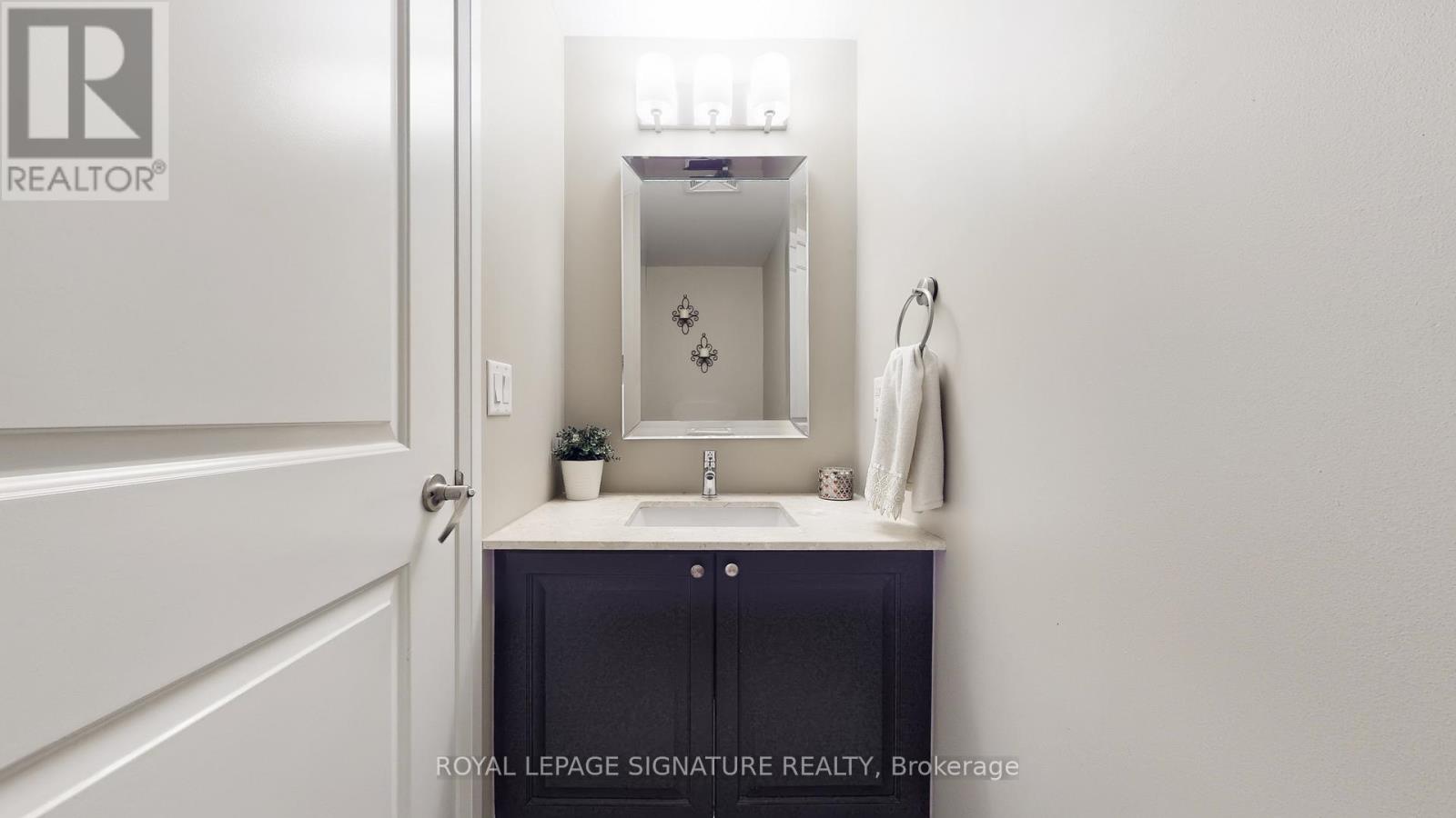 105 - 12 Woodstream Boulevard, Vaughan, Ontario  L4L 8C3 - Photo 11 - N12488632