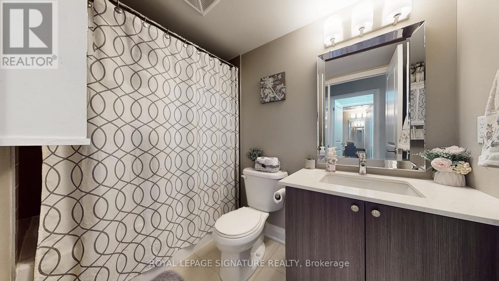 105 - 12 Woodstream Boulevard, Vaughan, Ontario  L4L 8C3 - Photo 19 - N12488632