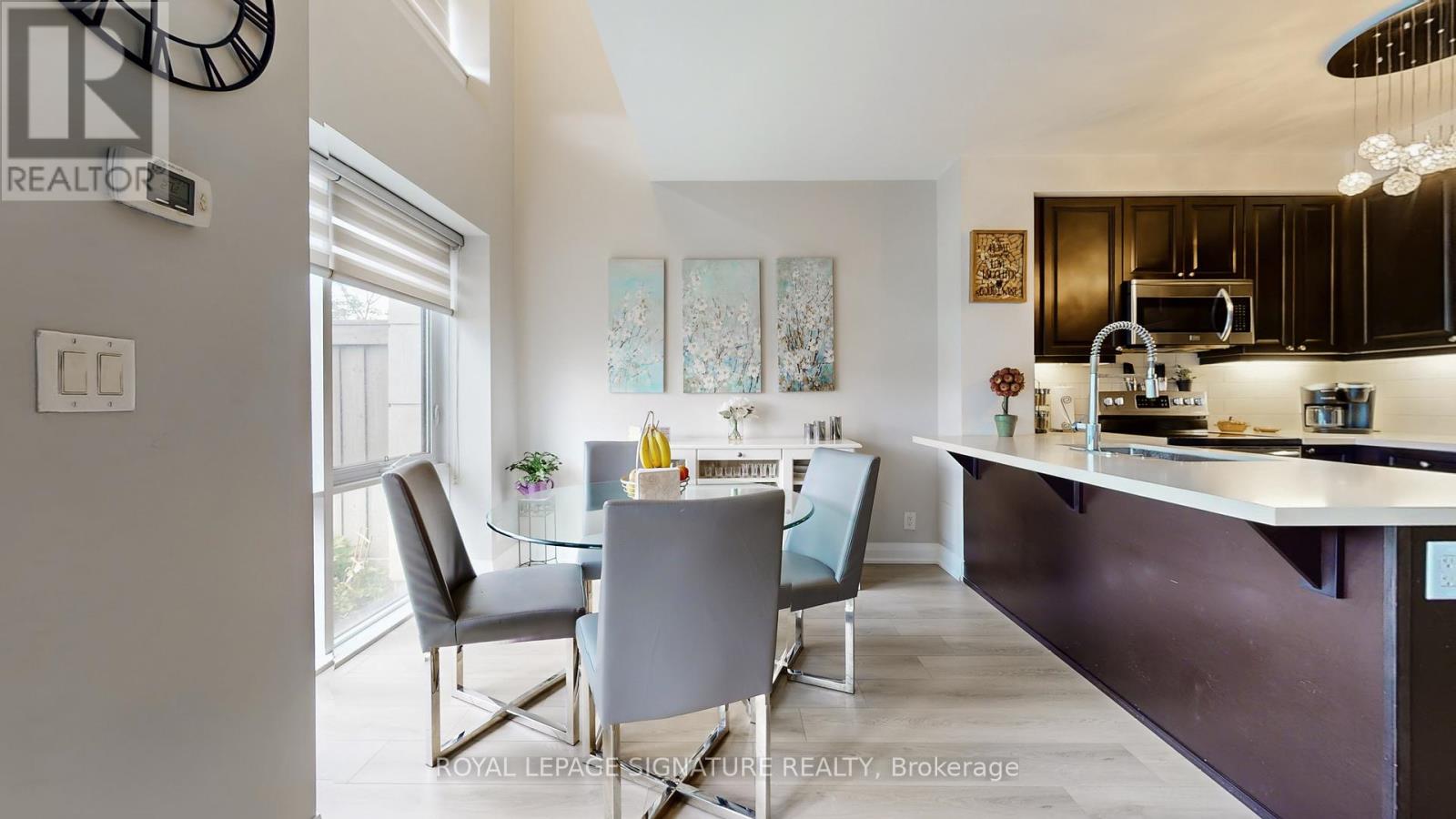 105 - 12 Woodstream Boulevard, Vaughan, Ontario  L4L 8C3 - Photo 6 - N12488632