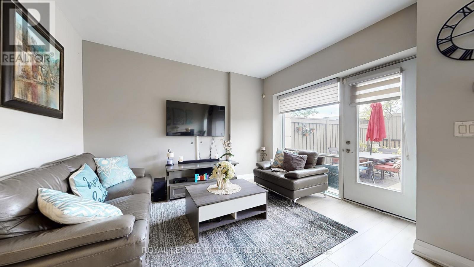 105 - 12 Woodstream Boulevard, Vaughan, Ontario  L4L 8C3 - Photo 8 - N12488632